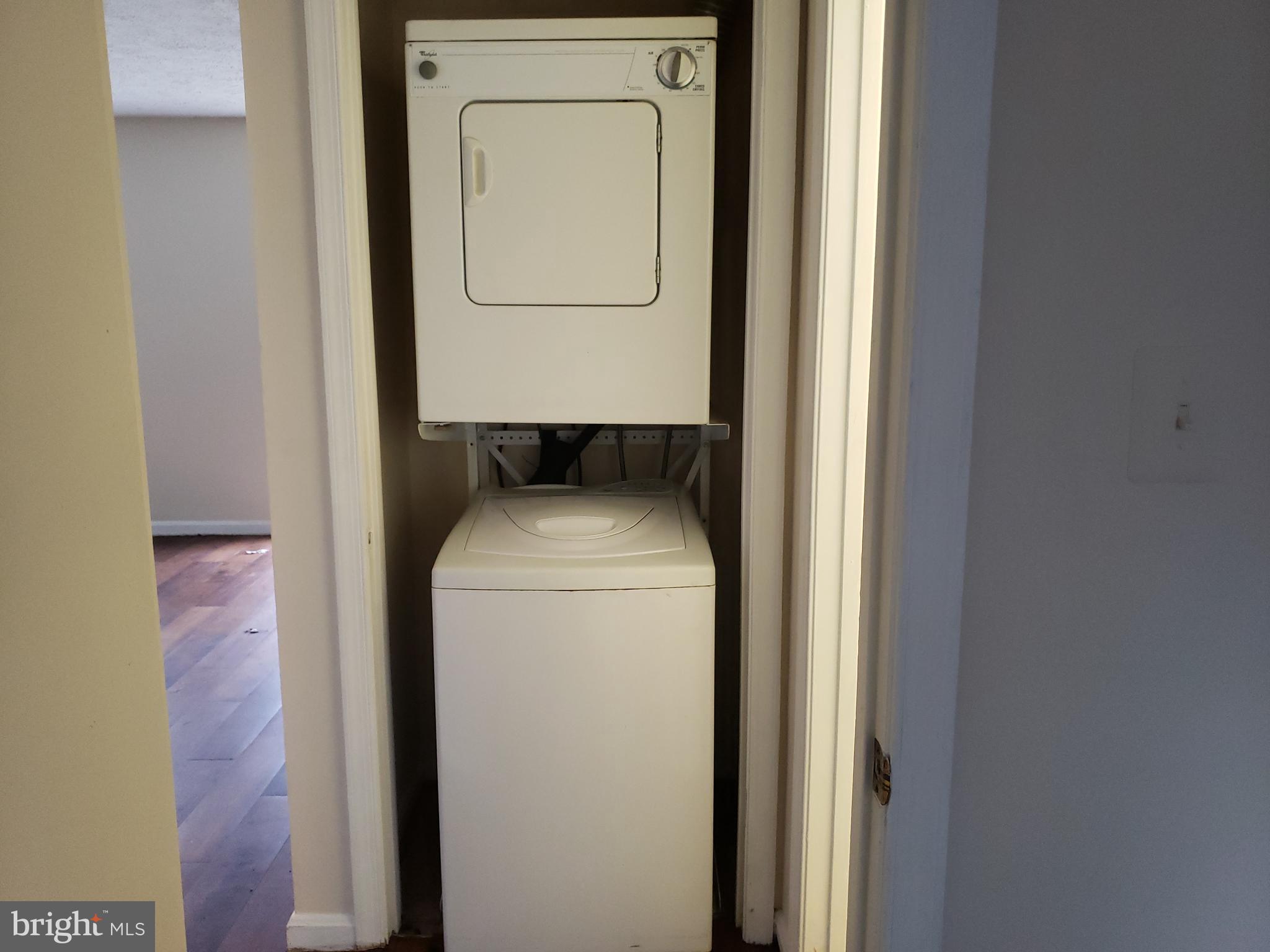 HOLLAWAY ESTATES - Residential Lease