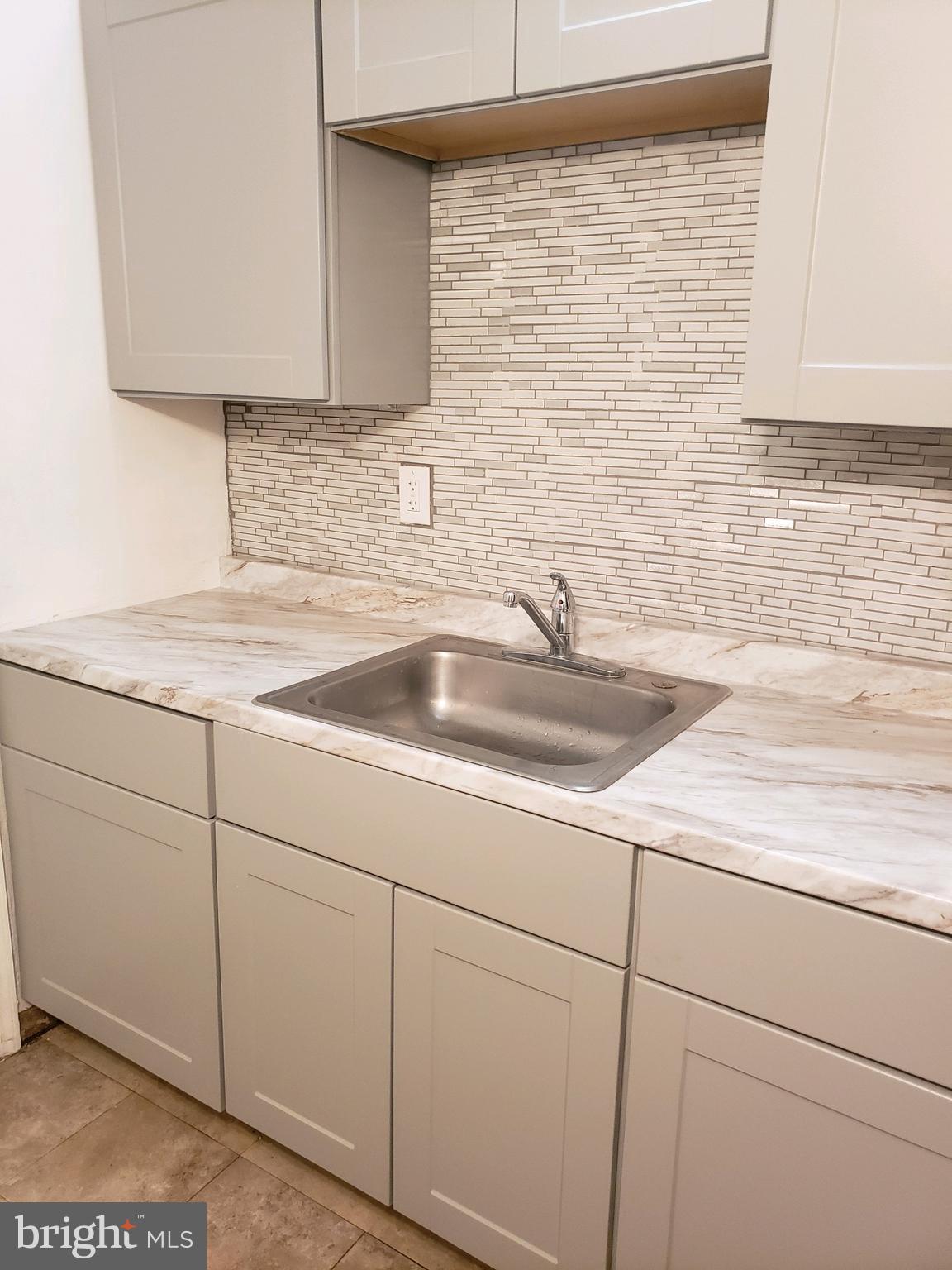 HOLLAWAY ESTATES - Residential Lease