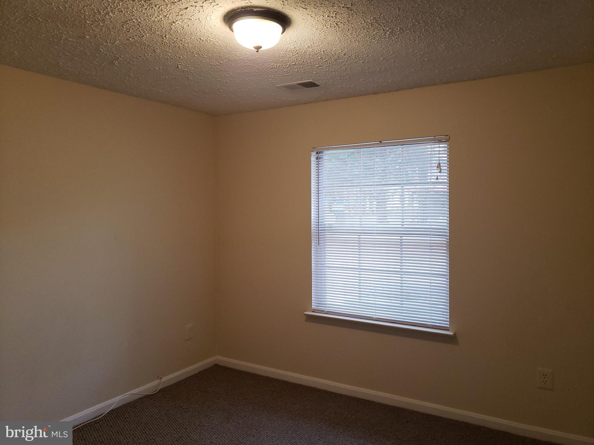 HOLLAWAY ESTATES - Residential Lease