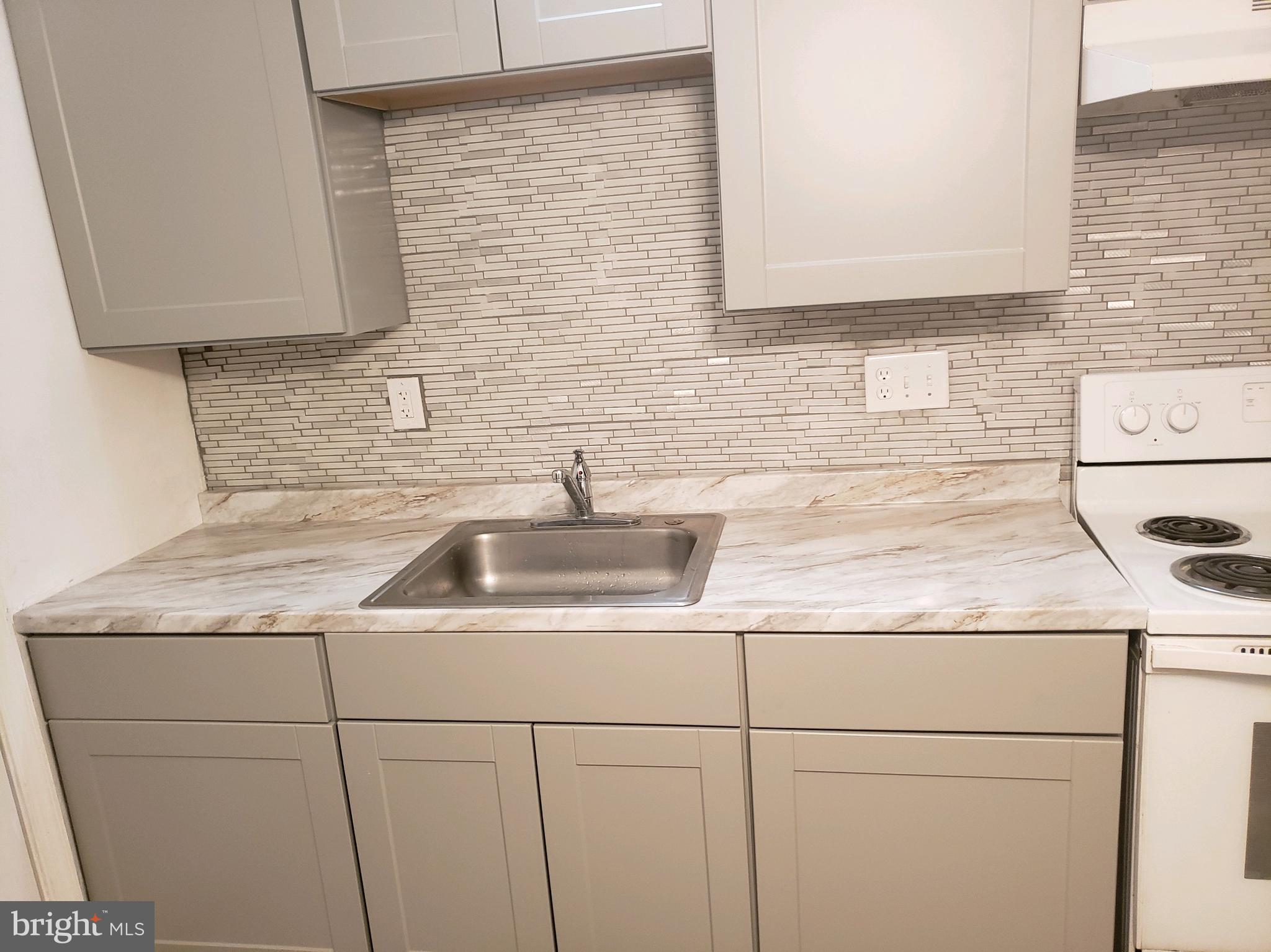 HOLLAWAY ESTATES - Residential Lease