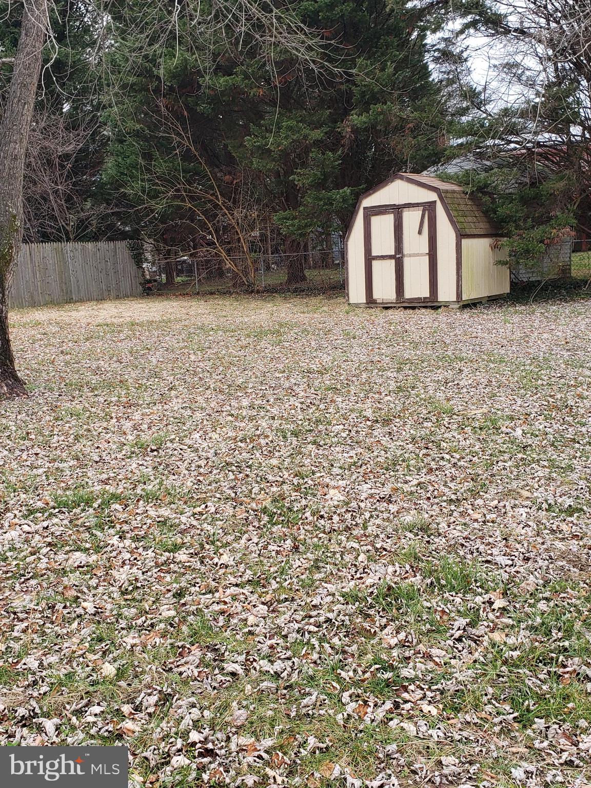 HOLLAWAY ESTATES - Residential Lease