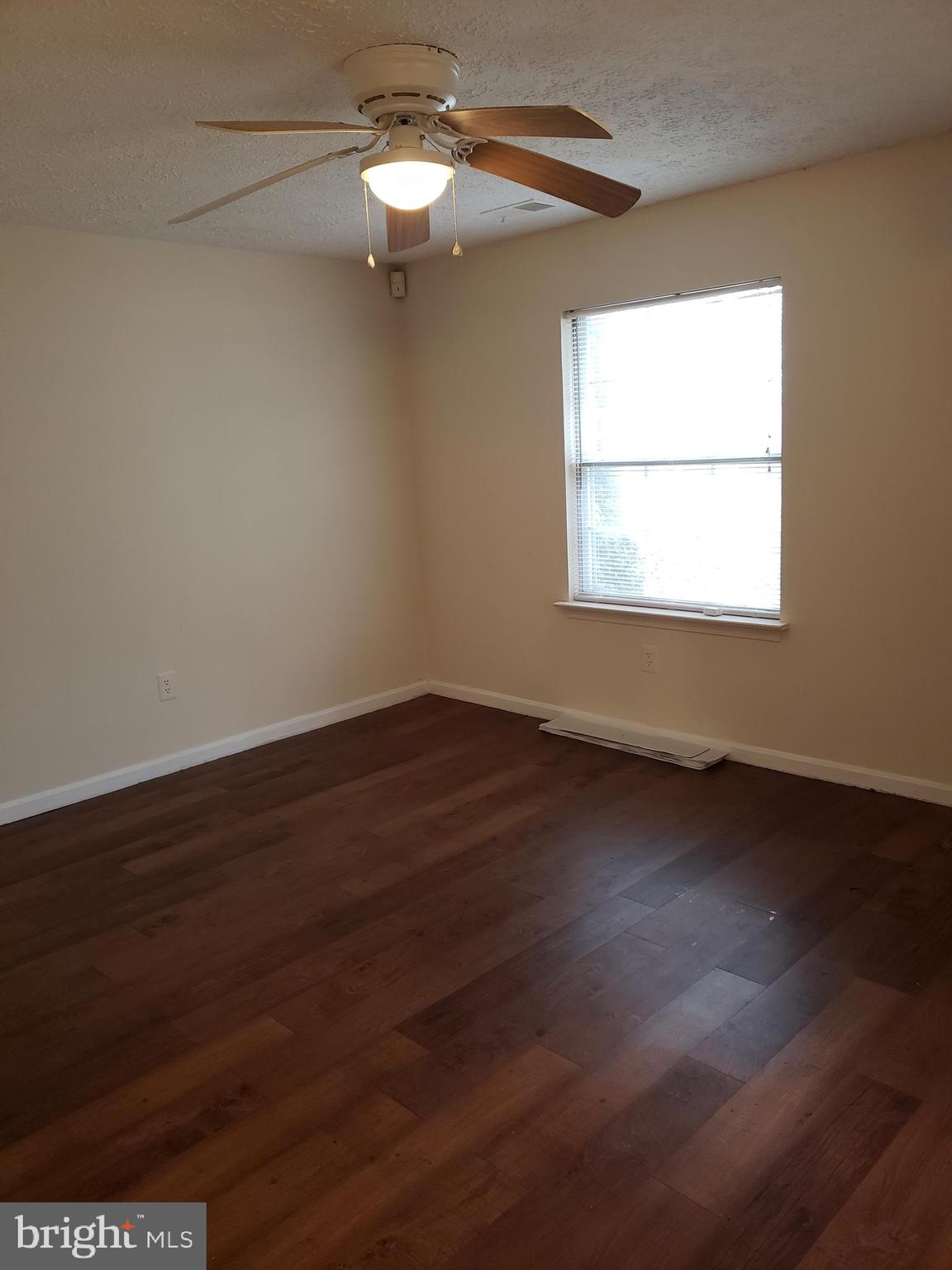 HOLLAWAY ESTATES - Residential Lease