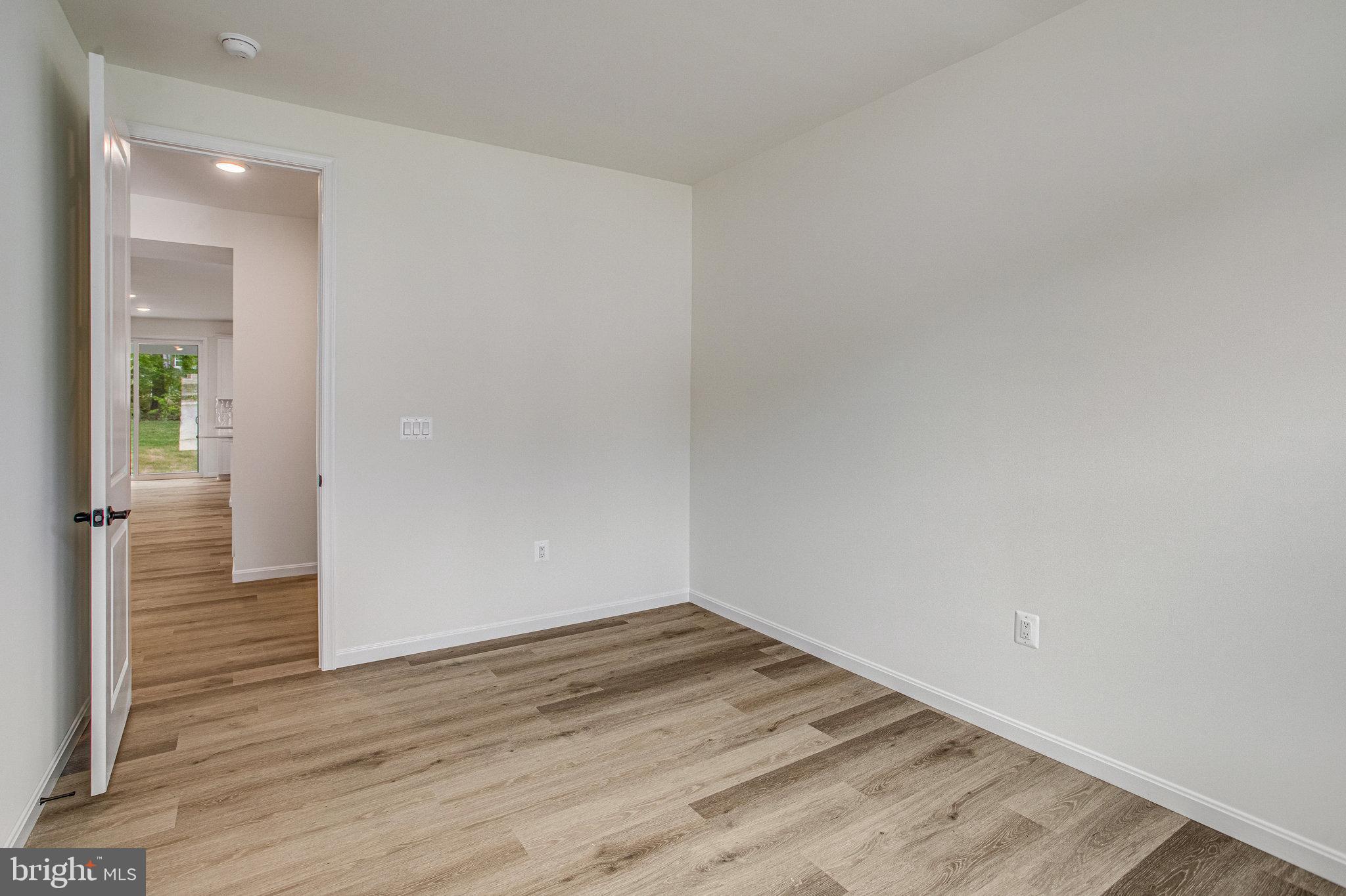 7111 BRAXTON COURT