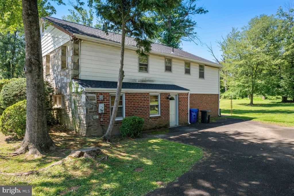 Photo of 1943 Fawn Drive, GLENSIDE, PA 19038 (MLS # PAMC2152666)