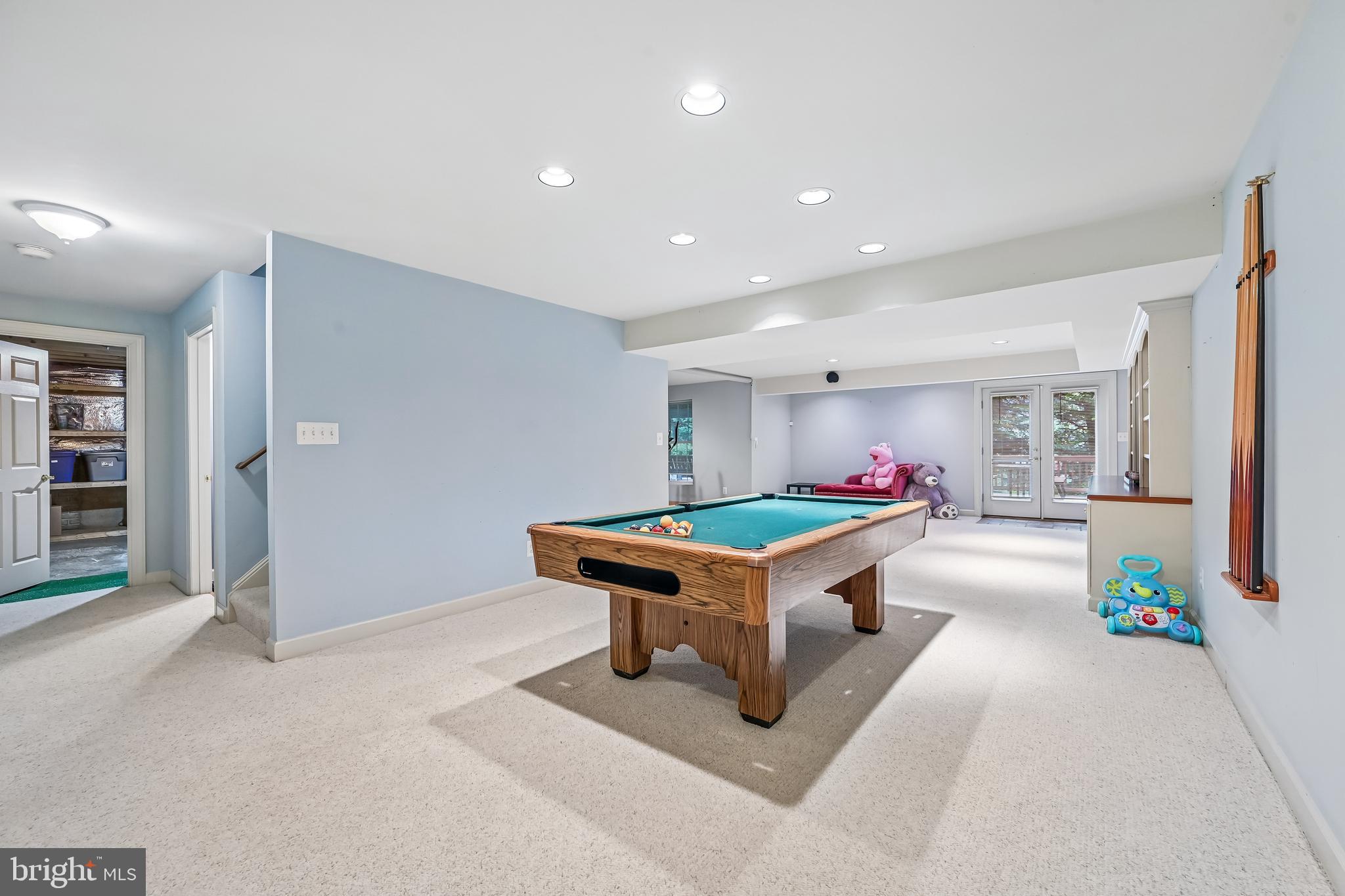 WINDSOR KNOLLS - Residential