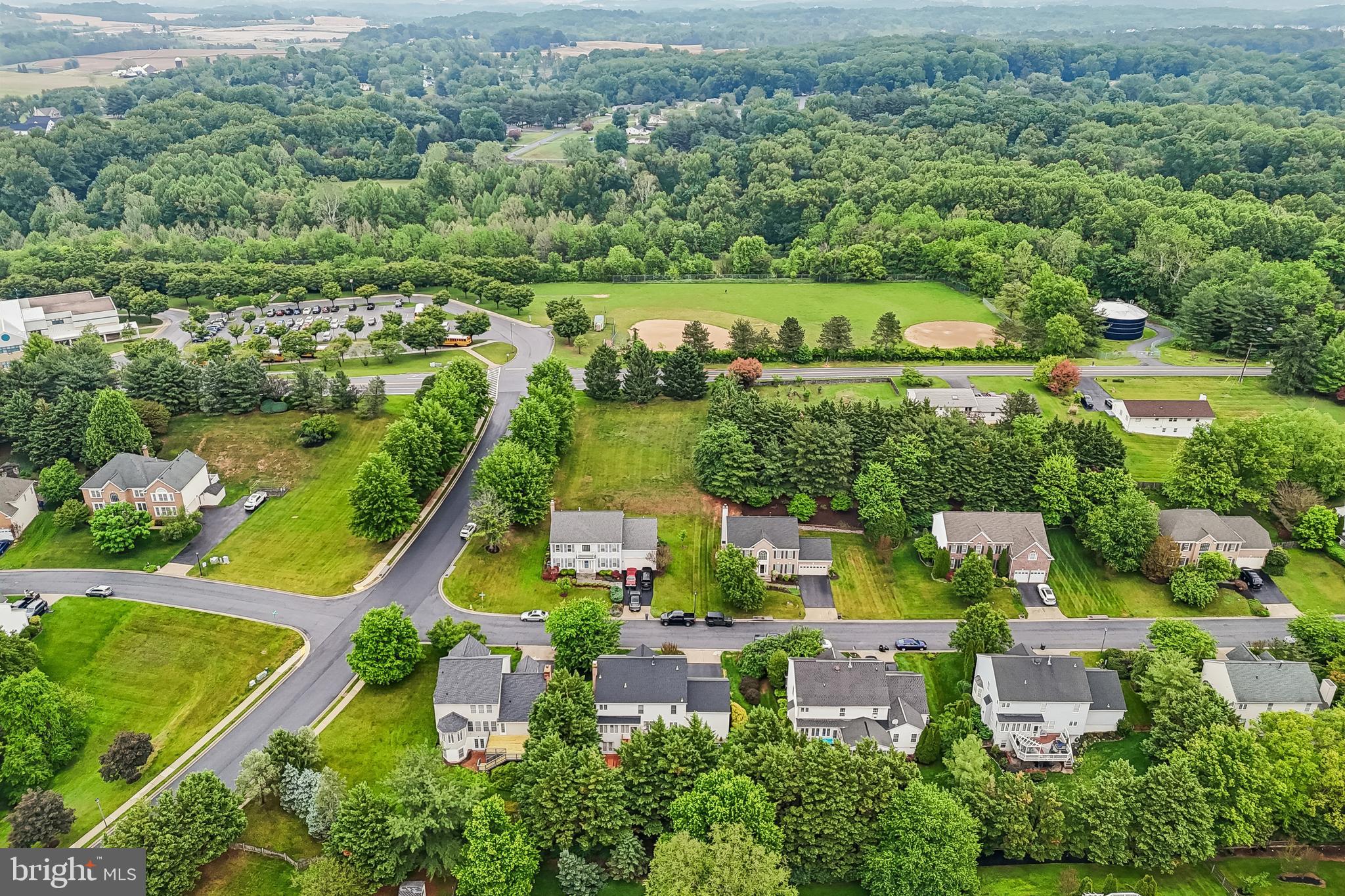 WINDSOR KNOLLS - Residential