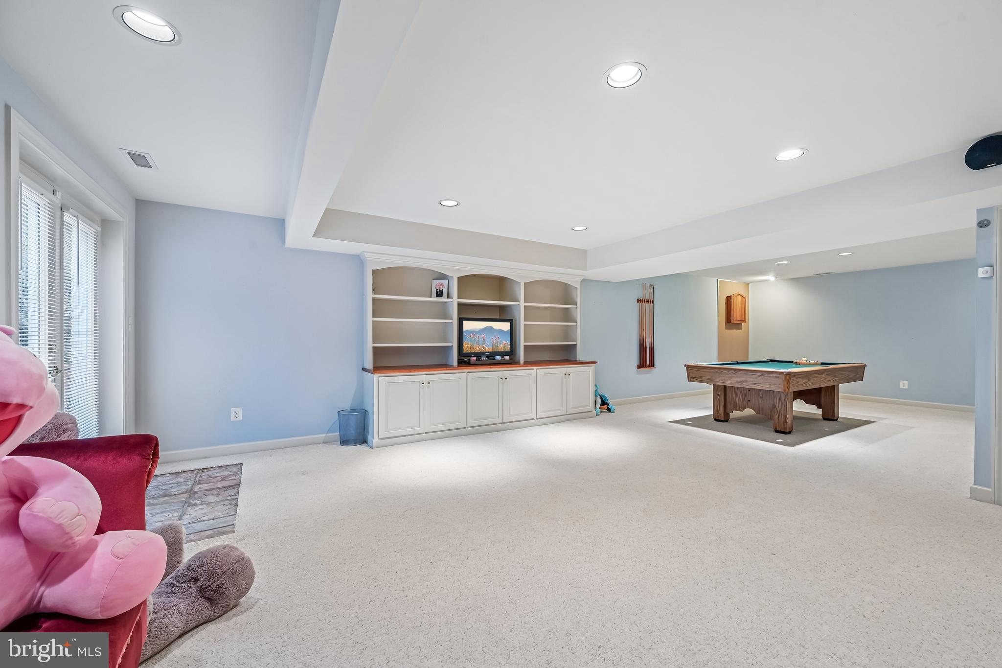 WINDSOR KNOLLS - Residential