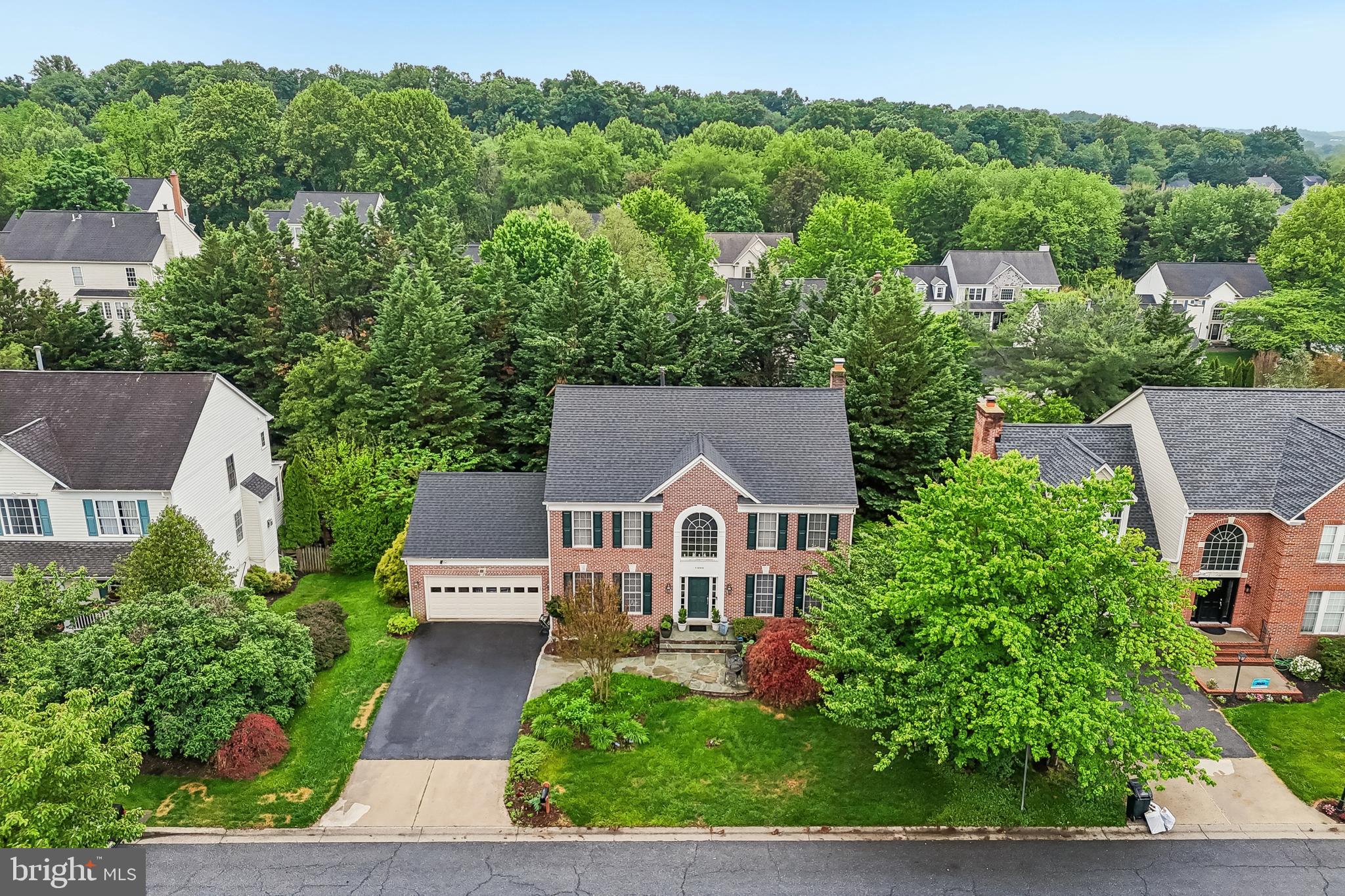WINDSOR KNOLLS - Residential