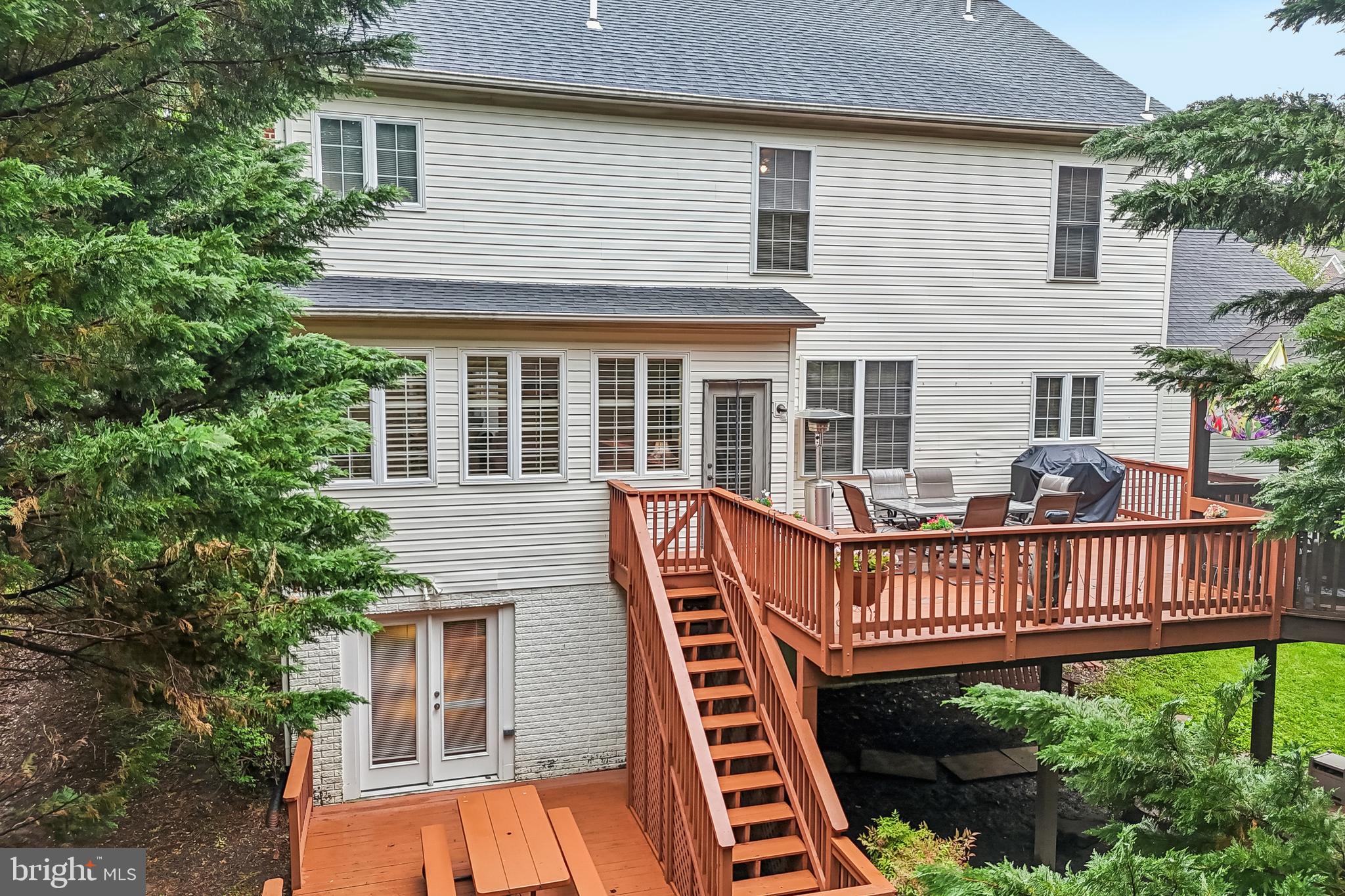 WINDSOR KNOLLS - Residential