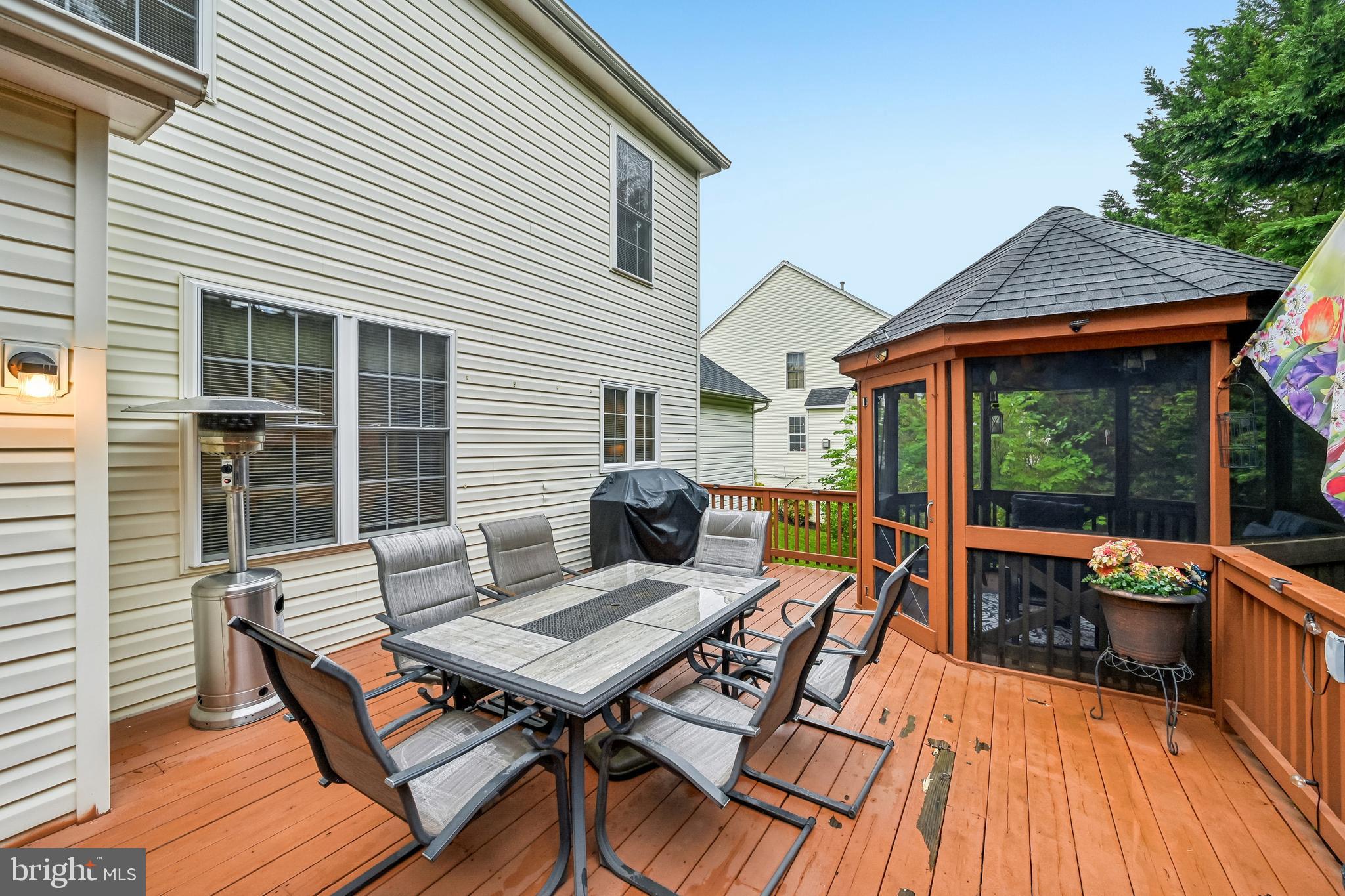 WINDSOR KNOLLS - Residential