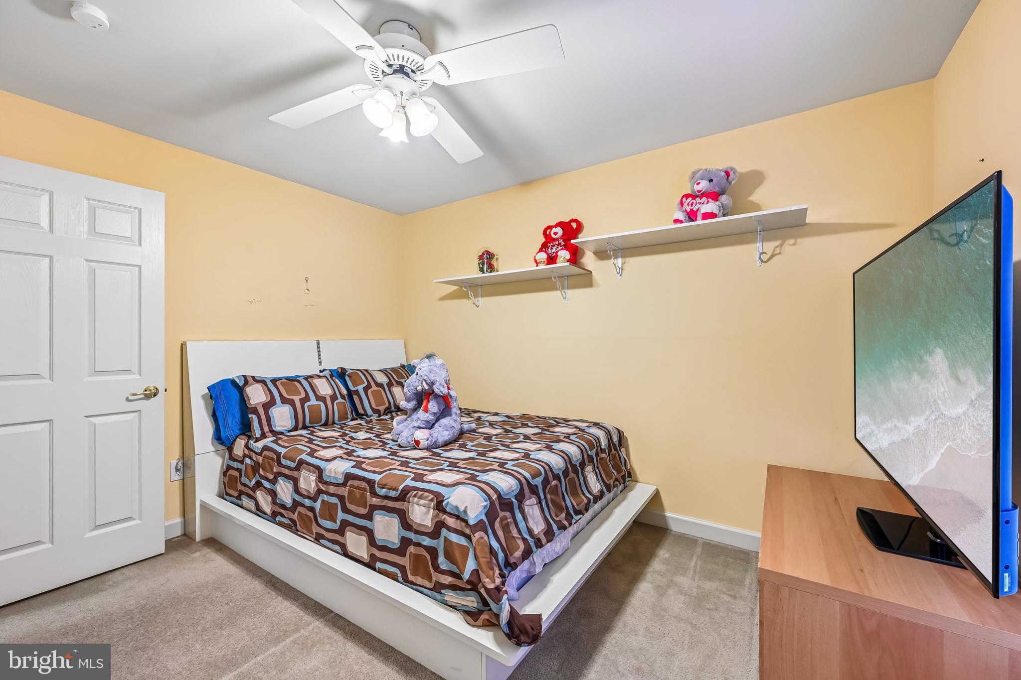 WINDSOR KNOLLS - Residential