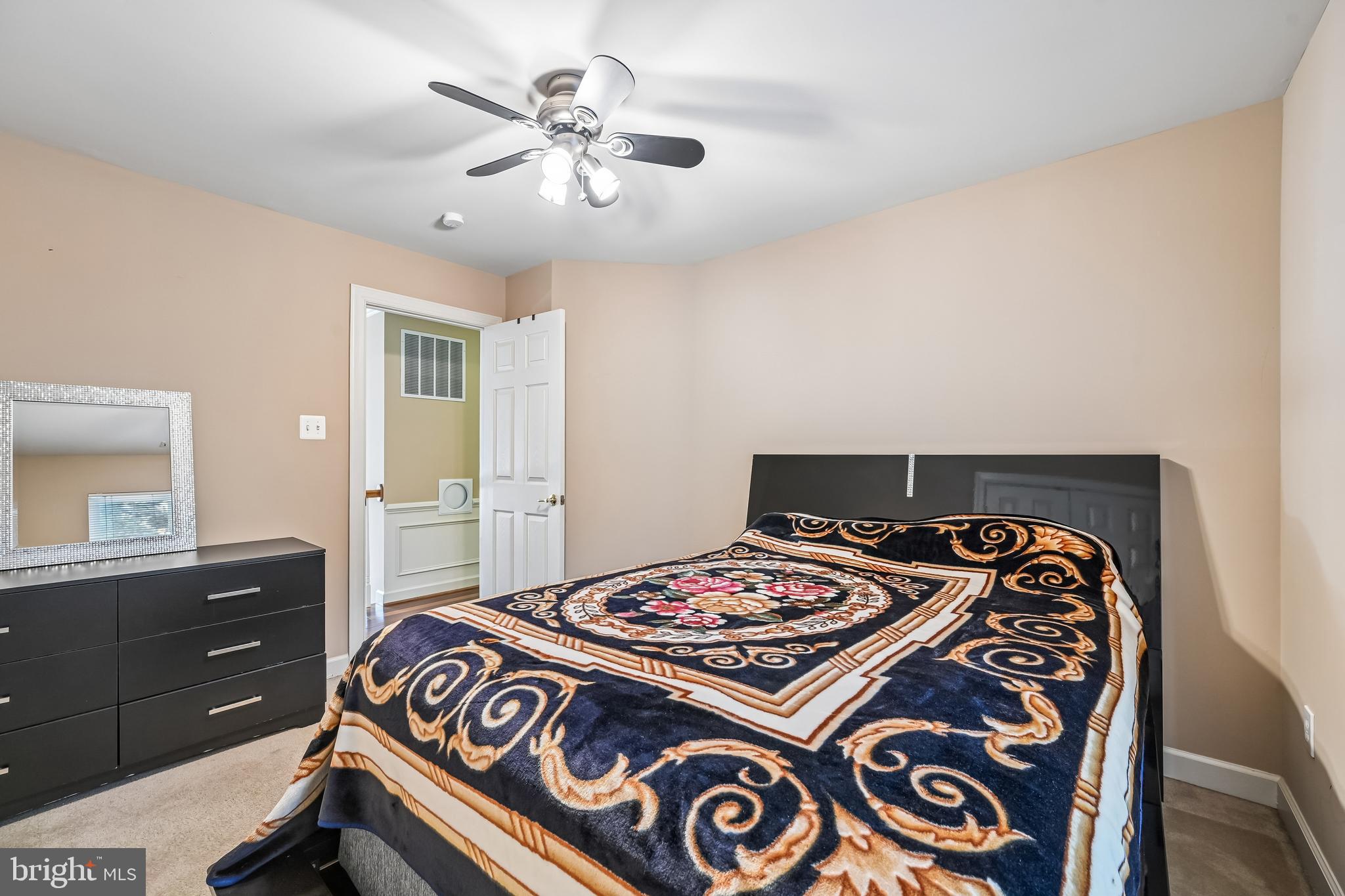 WINDSOR KNOLLS - Residential