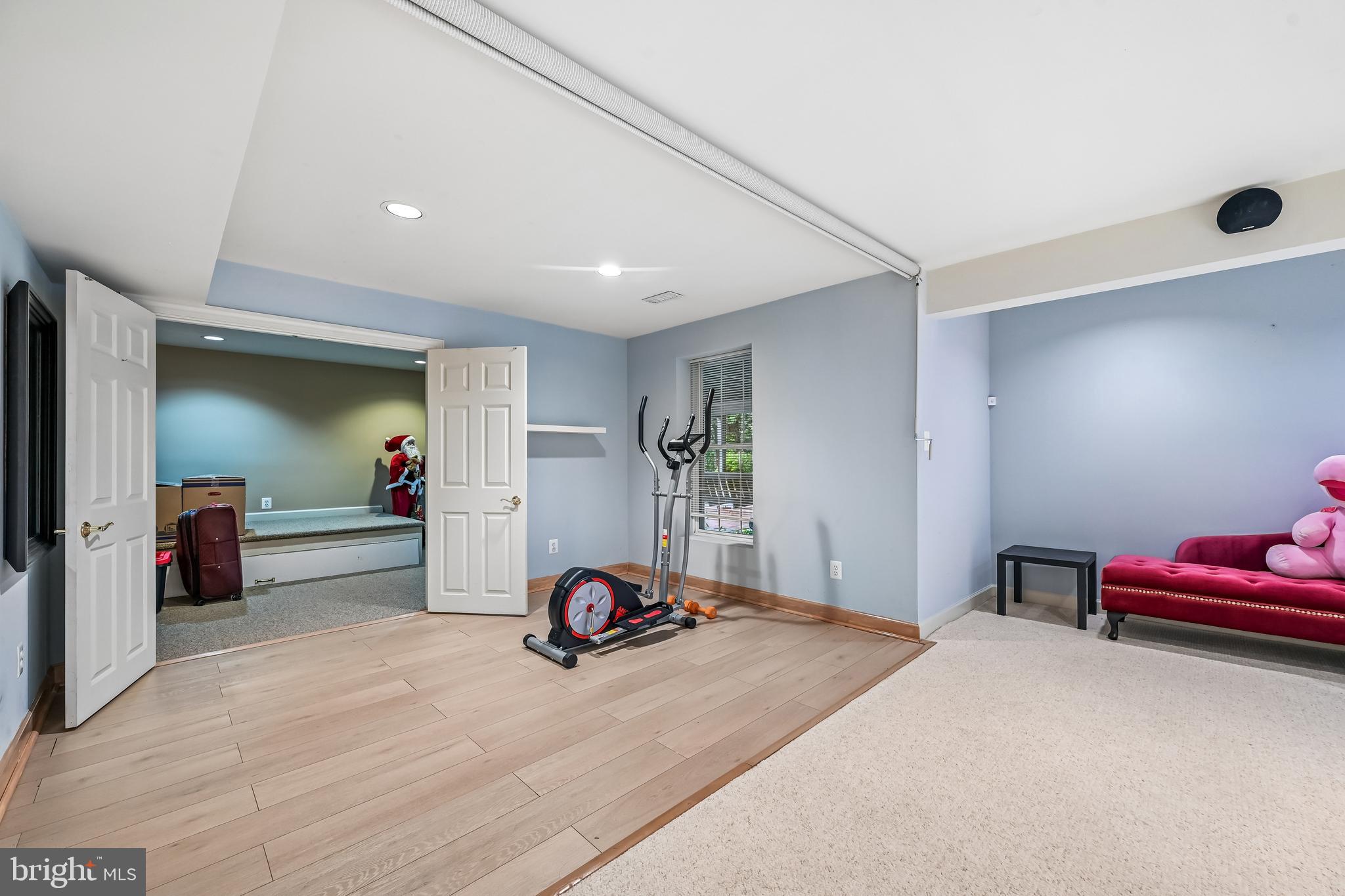 WINDSOR KNOLLS - Residential