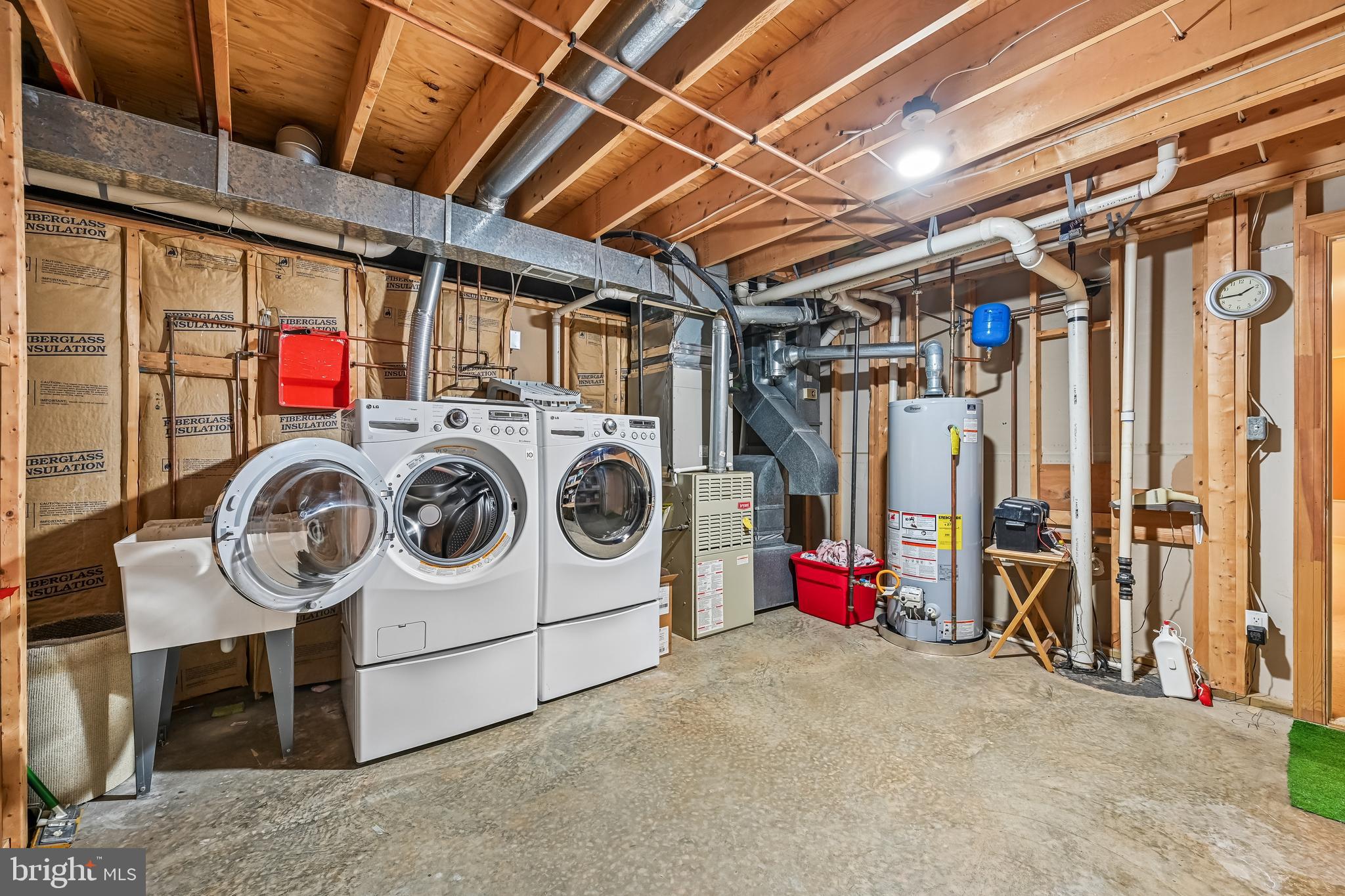 WINDSOR KNOLLS - Residential