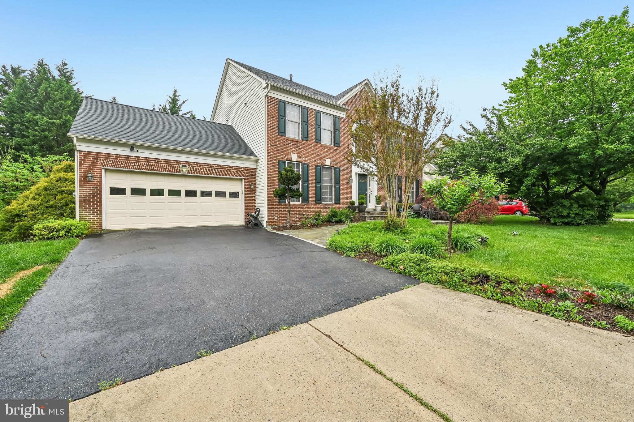WINDSOR KNOLLS - Residential