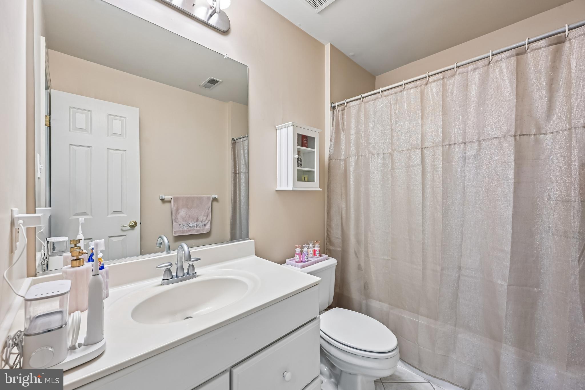 WINDSOR KNOLLS - Residential