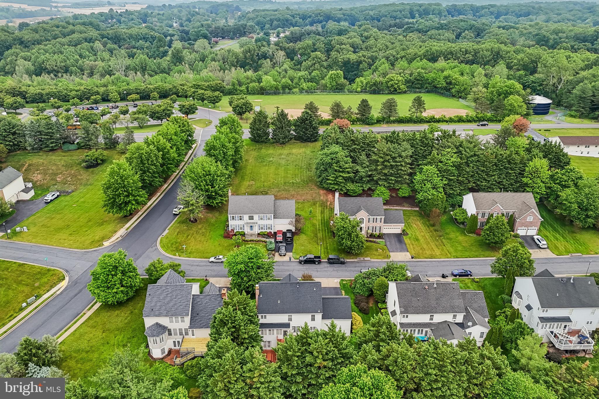 WINDSOR KNOLLS - Residential