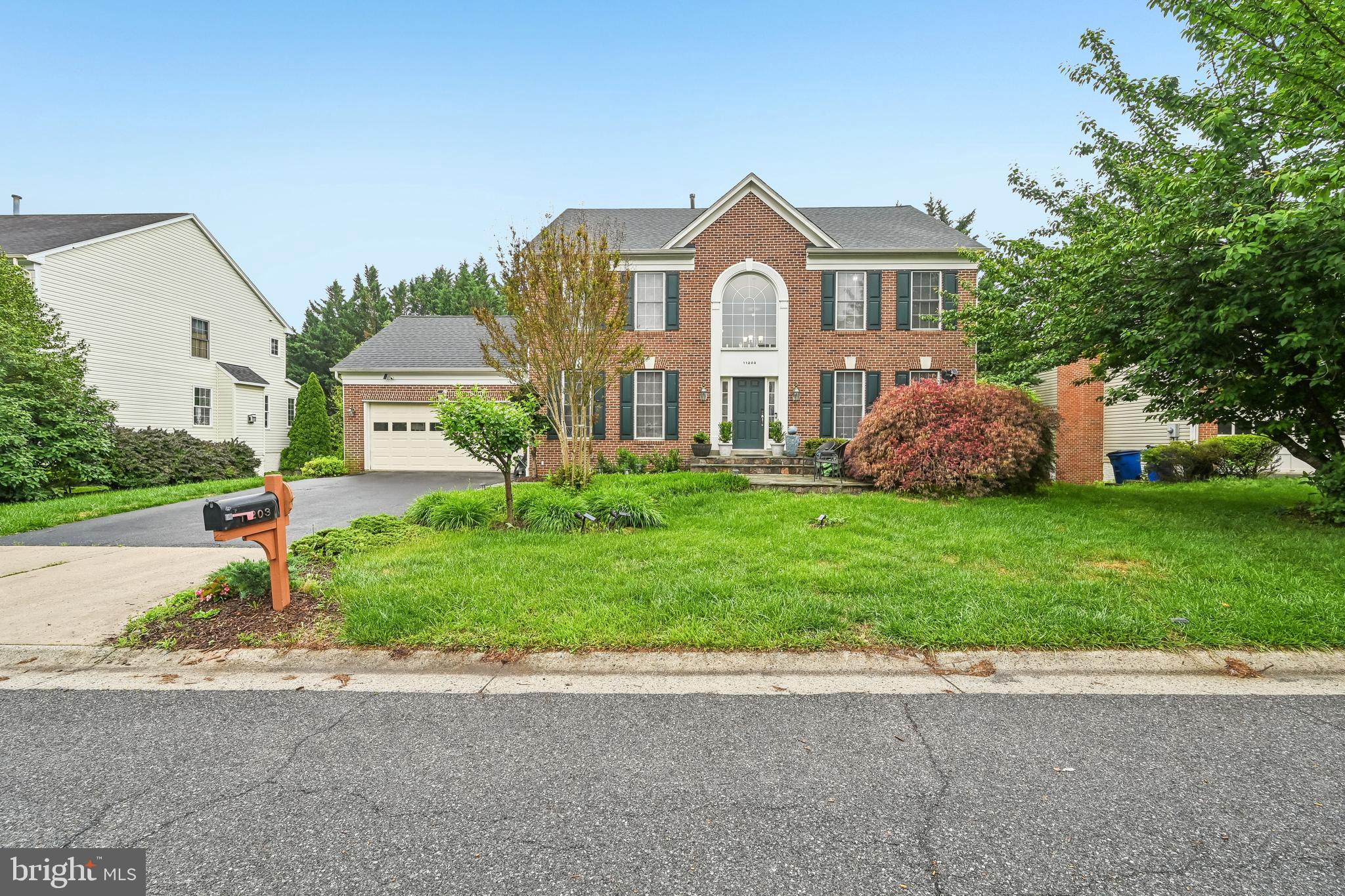 WINDSOR KNOLLS - Residential