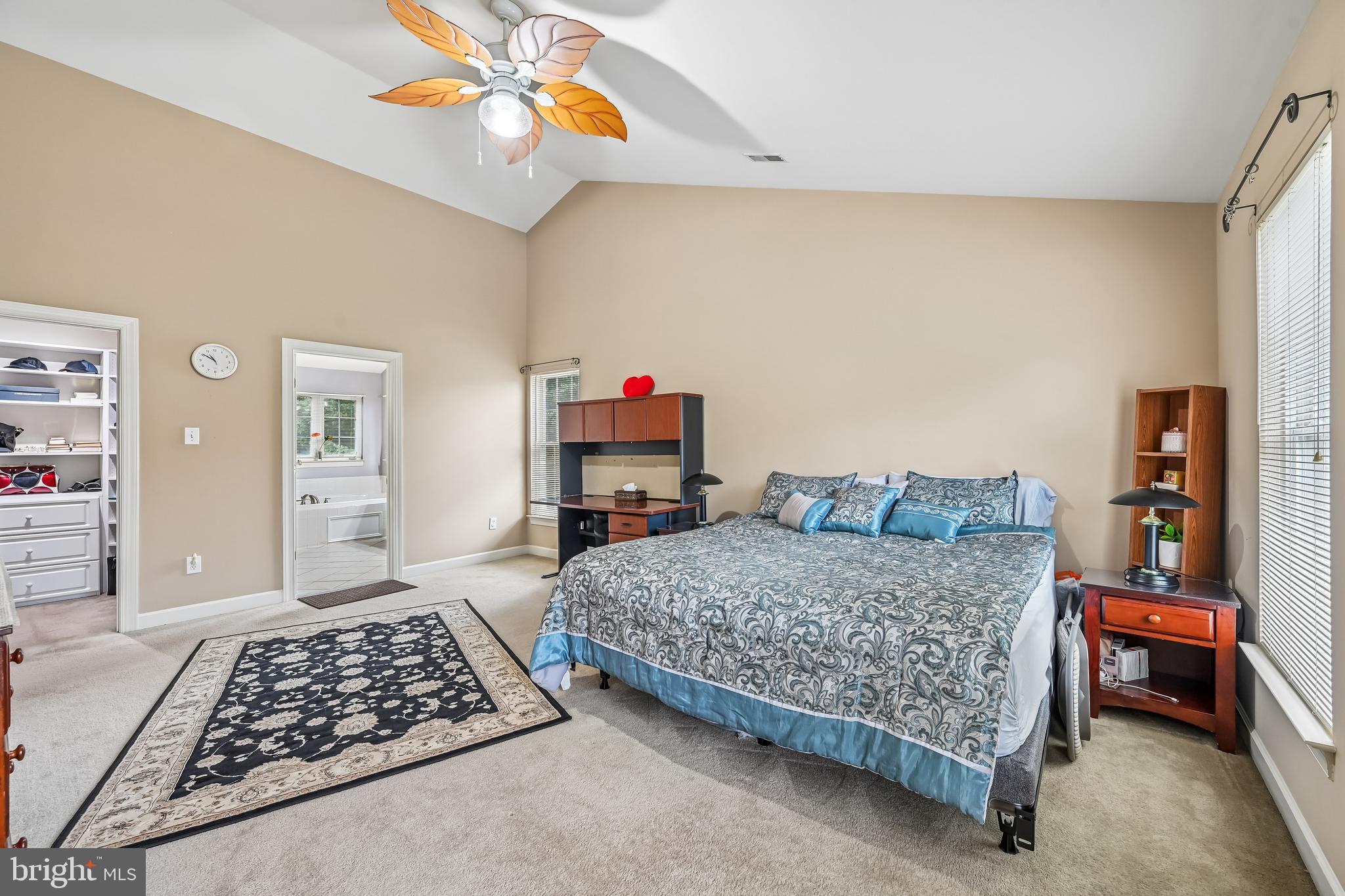 WINDSOR KNOLLS - Residential