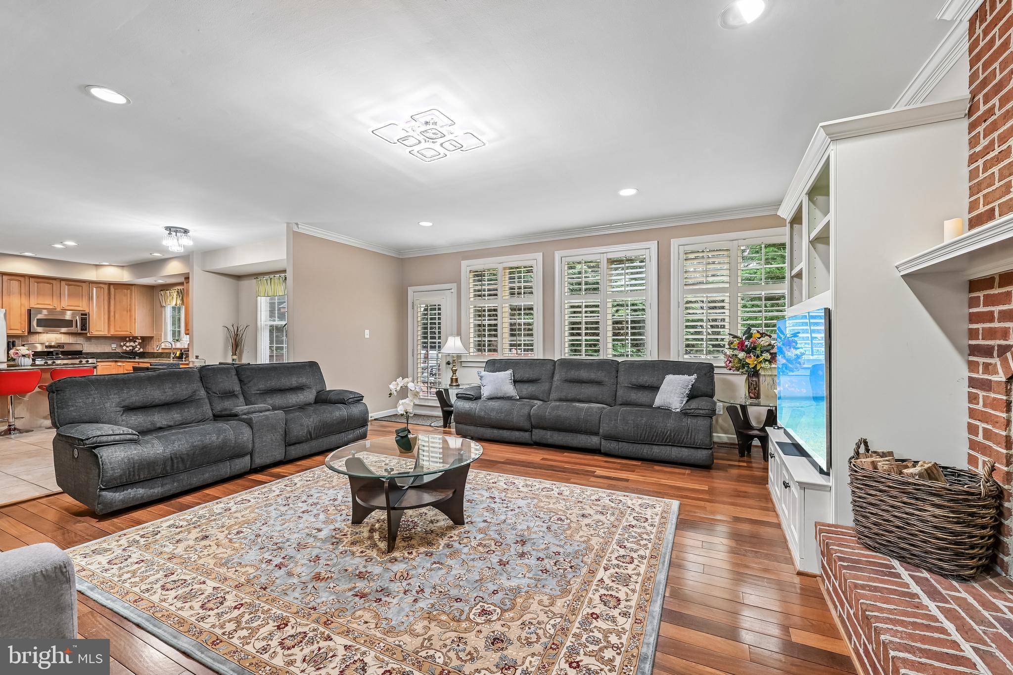 WINDSOR KNOLLS - Residential