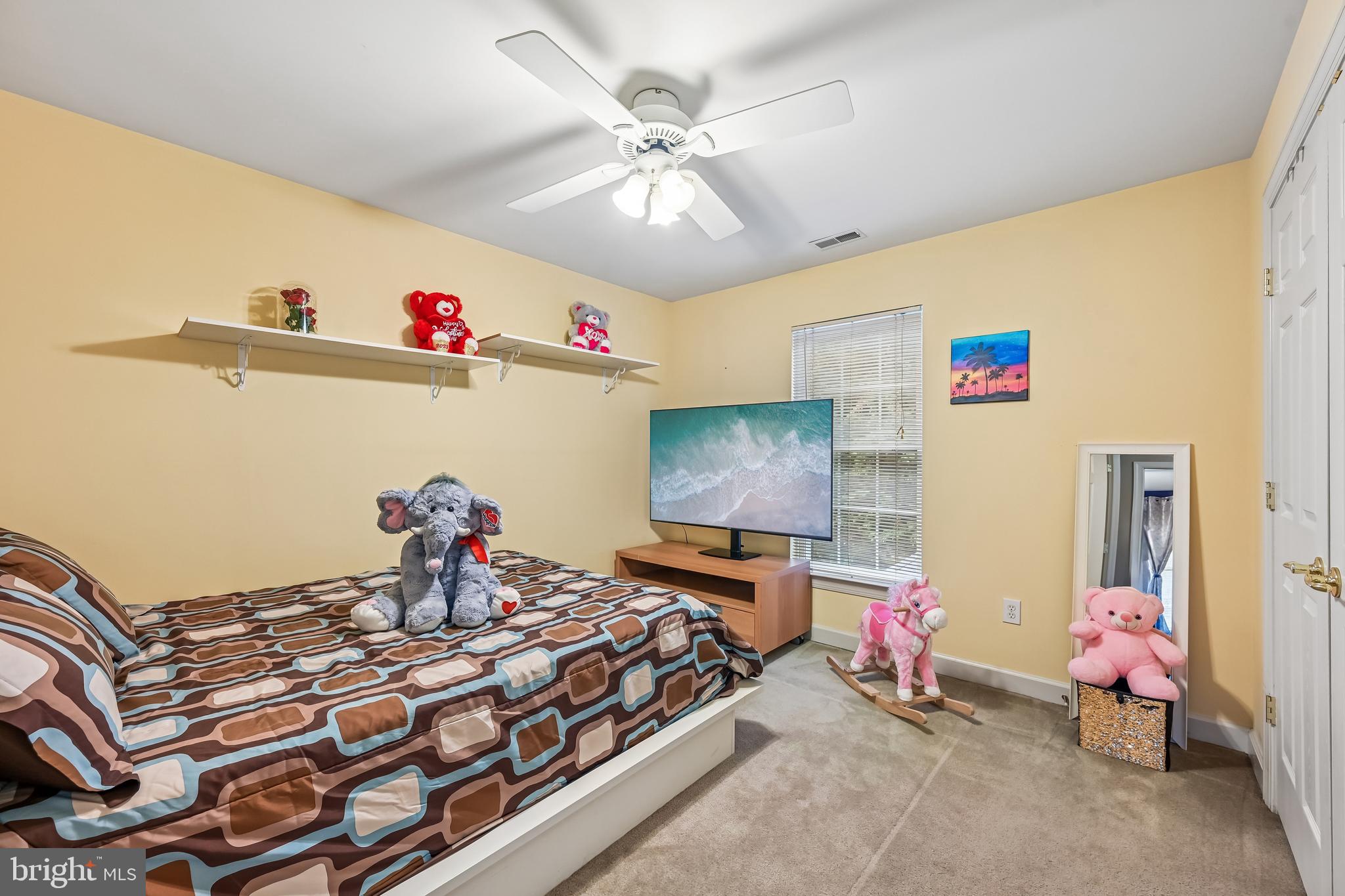 WINDSOR KNOLLS - Residential