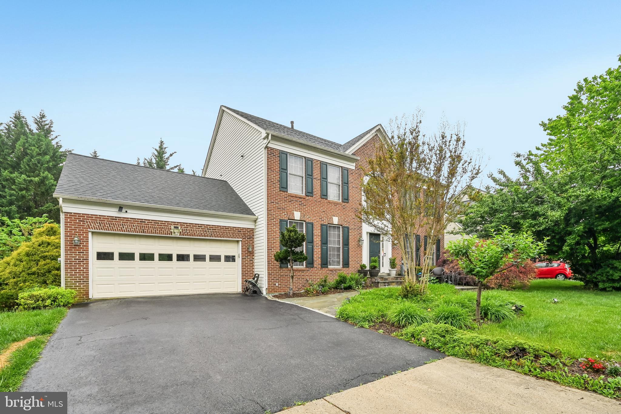 WINDSOR KNOLLS - Residential