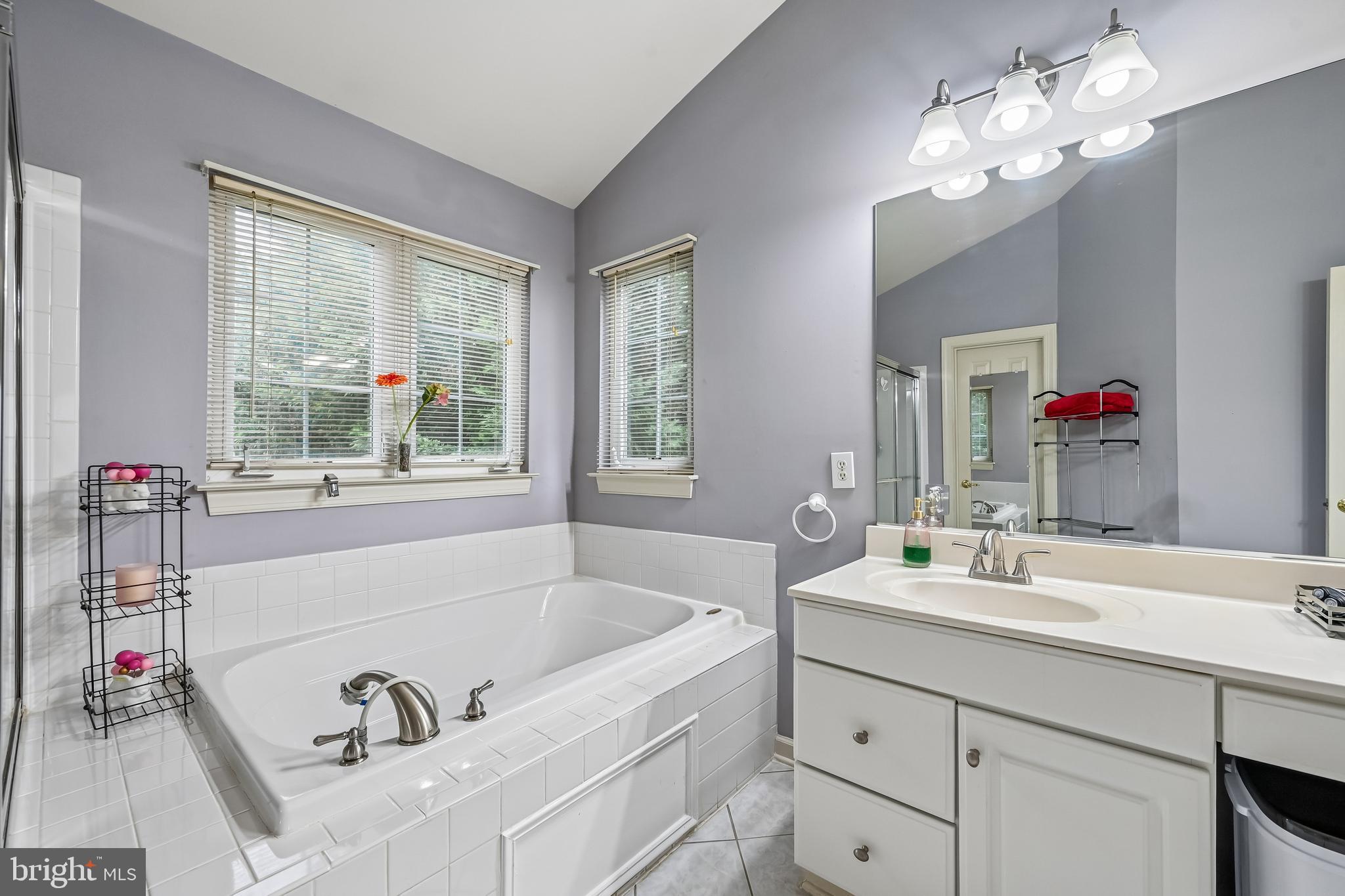 WINDSOR KNOLLS - Residential