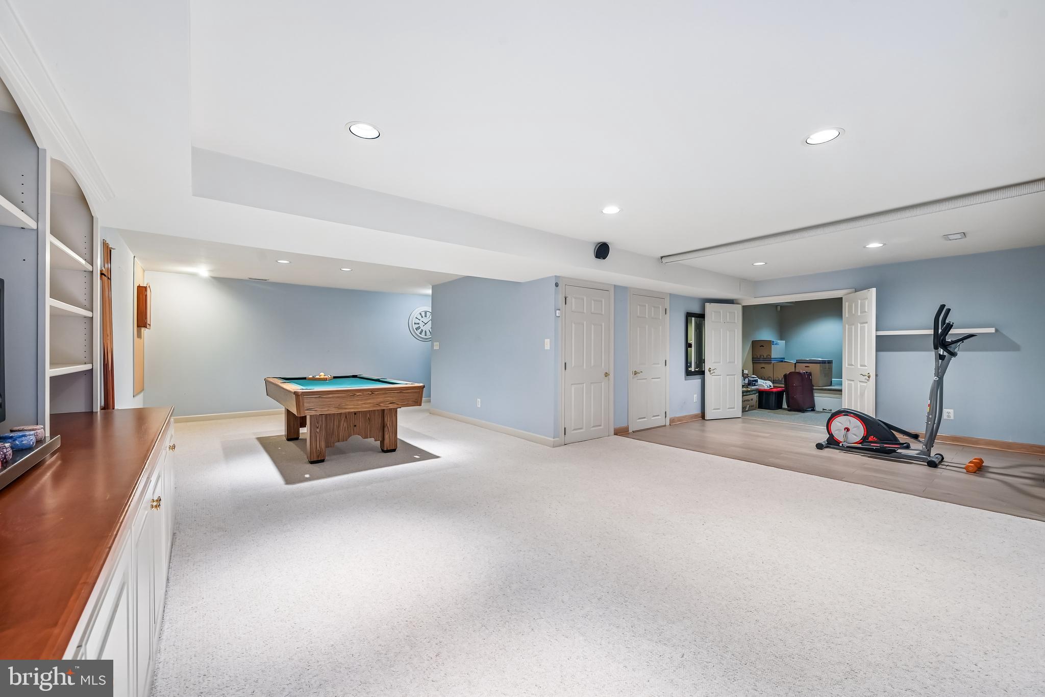 WINDSOR KNOLLS - Residential