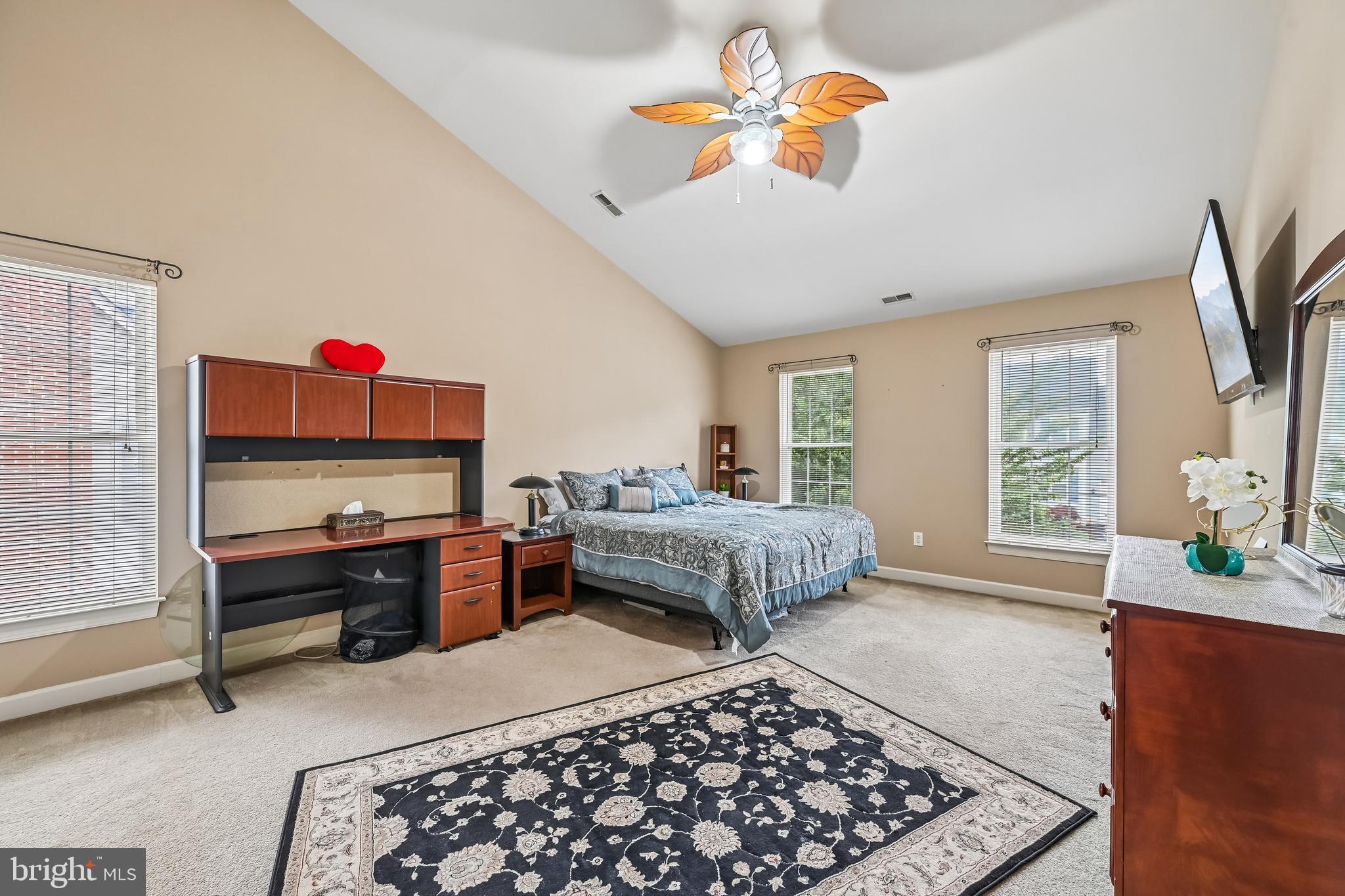 WINDSOR KNOLLS - Residential
