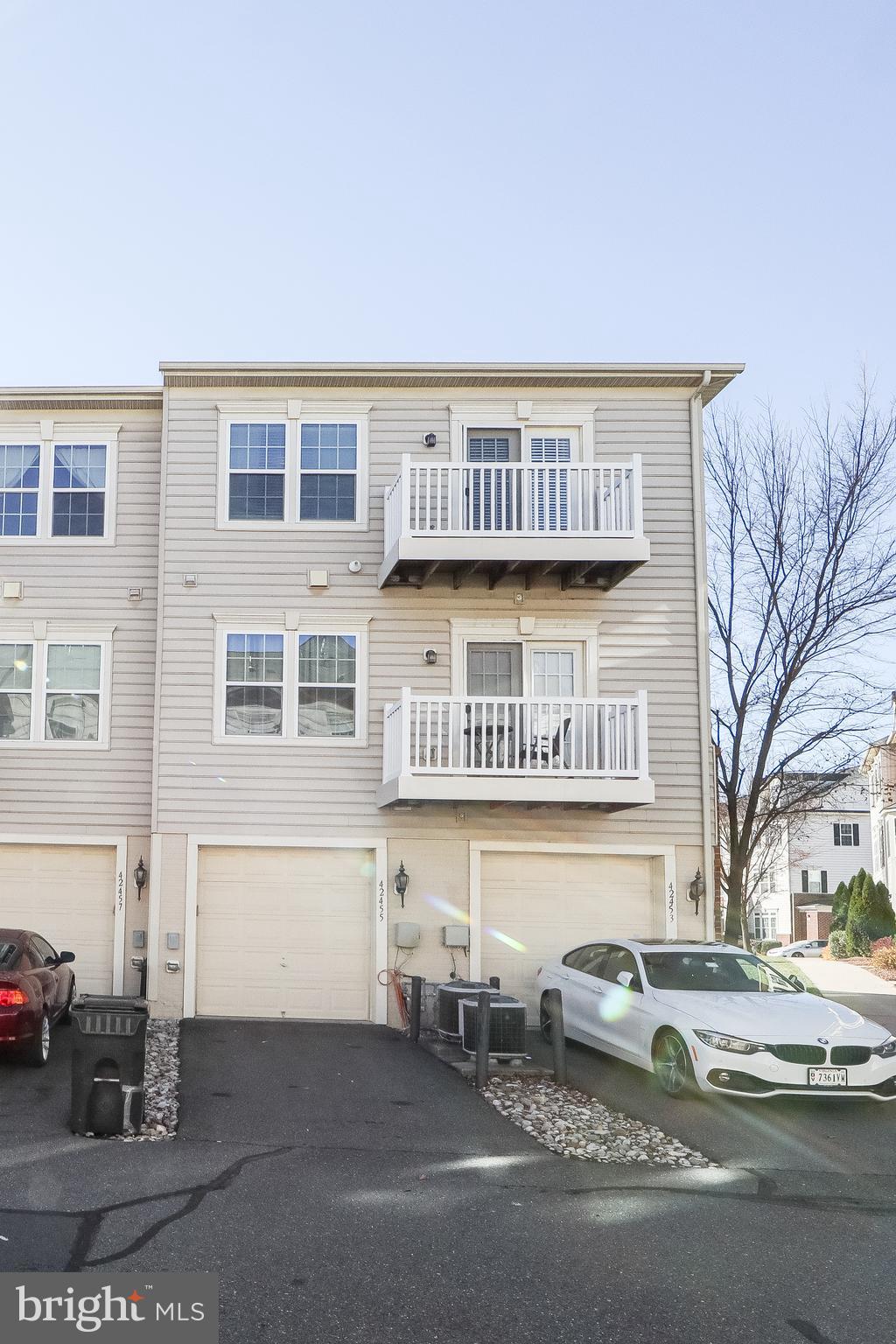 ARCOLA TOWN CENTER CONDO - Residential