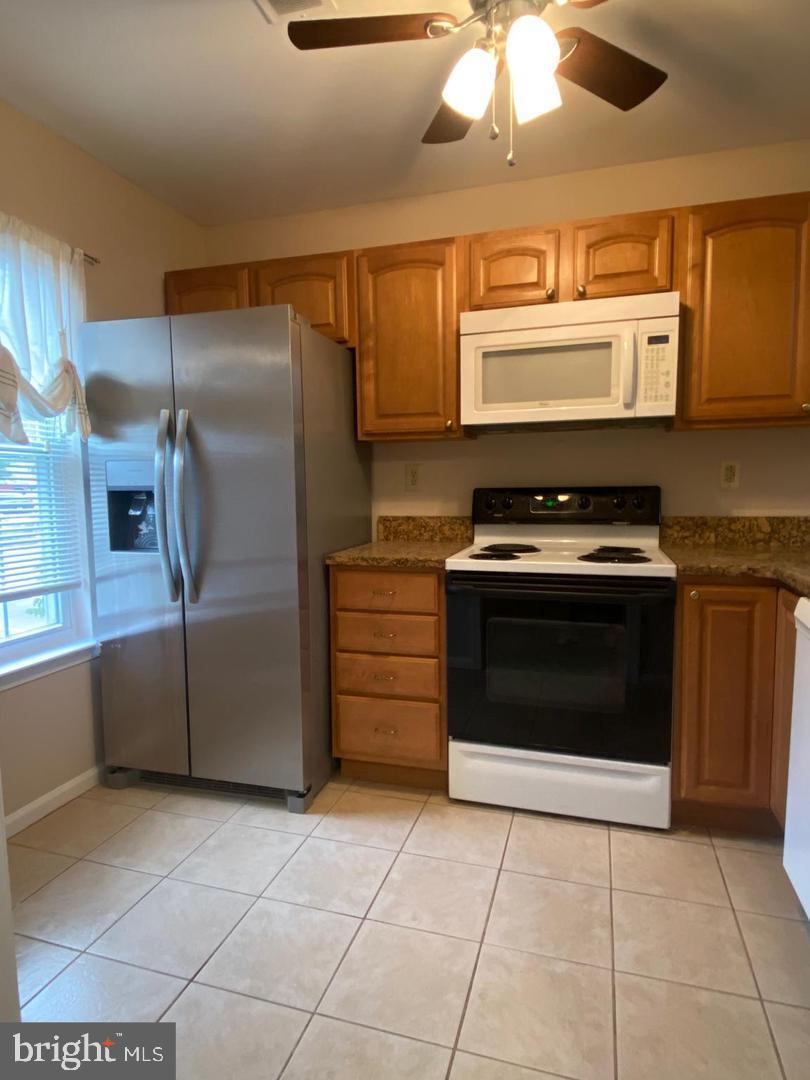 BALLINAHINCH - Residential Lease