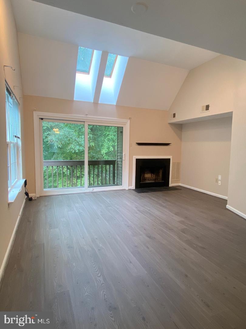 BALLINAHINCH - Residential Lease