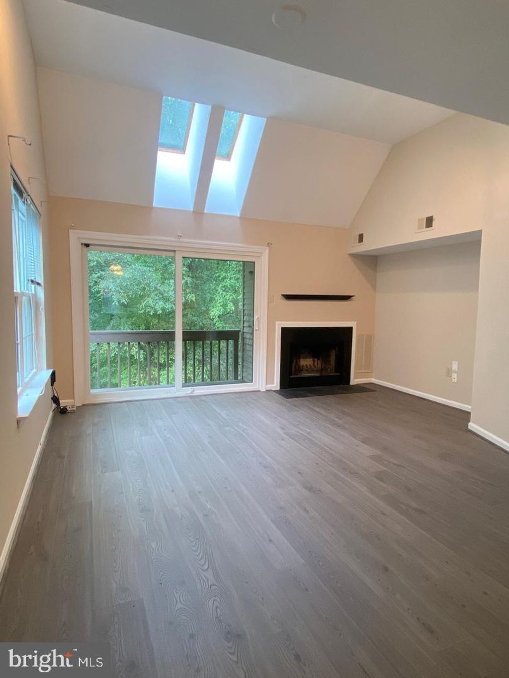 Photo of 345 Cashel Court #345, ASTON, PA 19014 (MLS # PADE2102374)