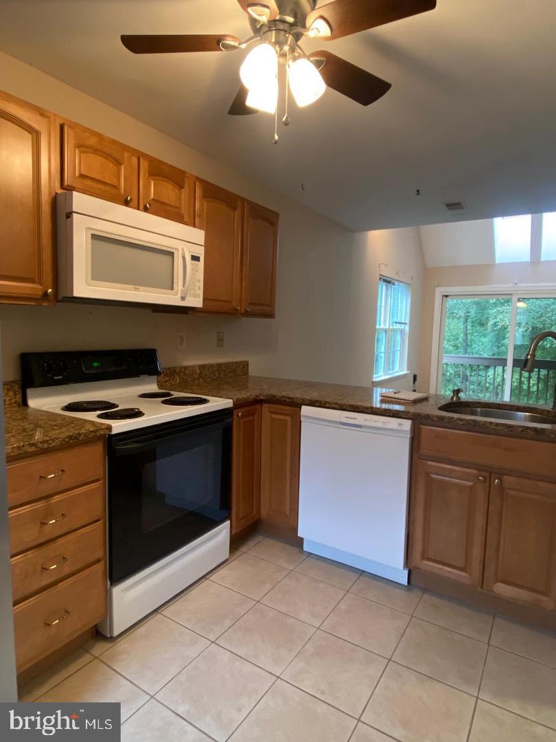 BALLINAHINCH - Residential Lease