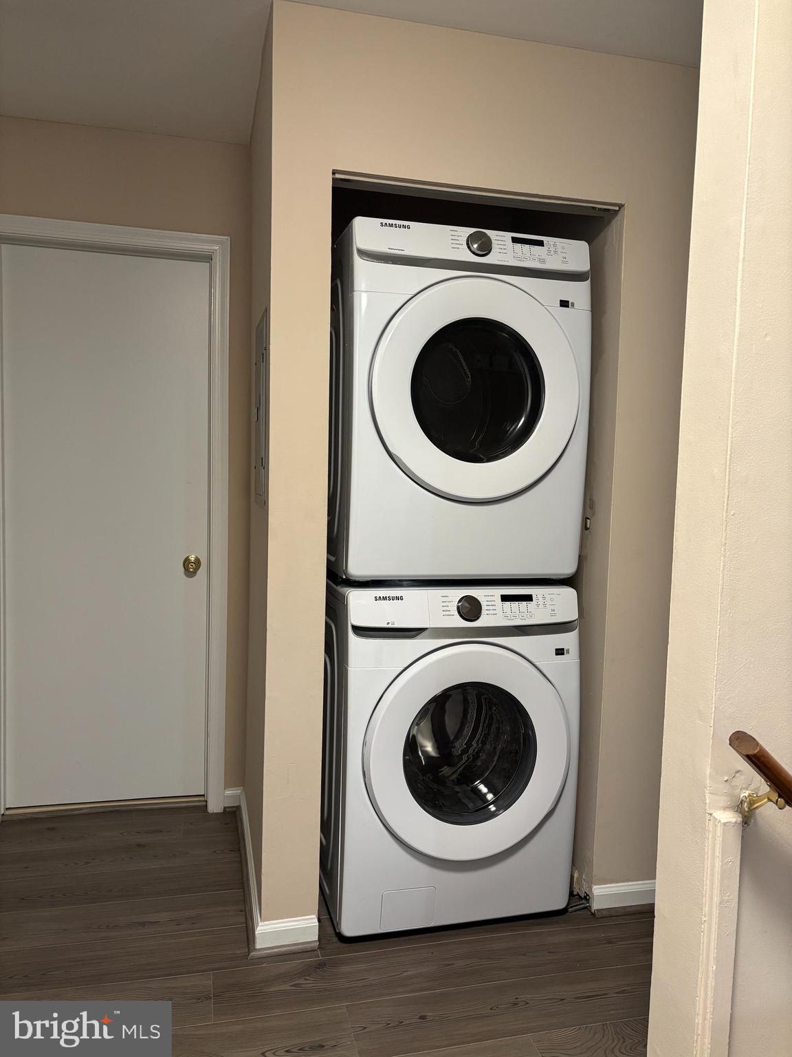 BALLINAHINCH - Residential Lease