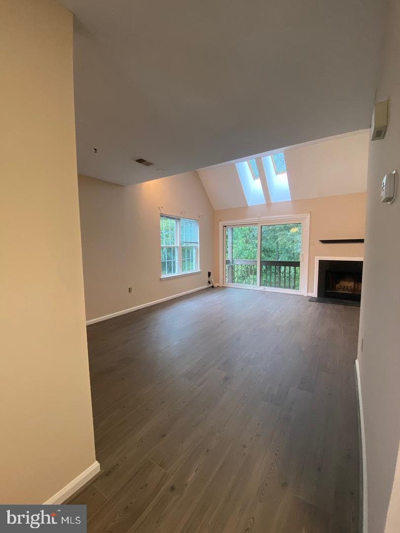 BALLINAHINCH - Residential Lease