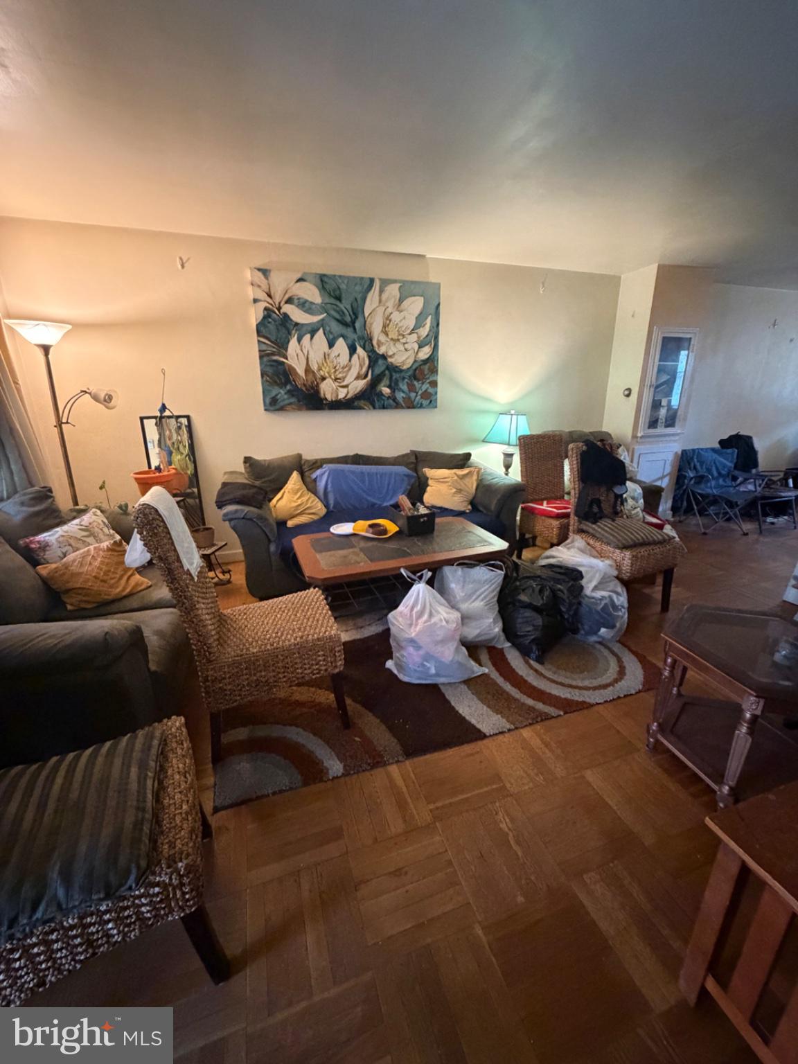 6108 HASBROOK AVENUE