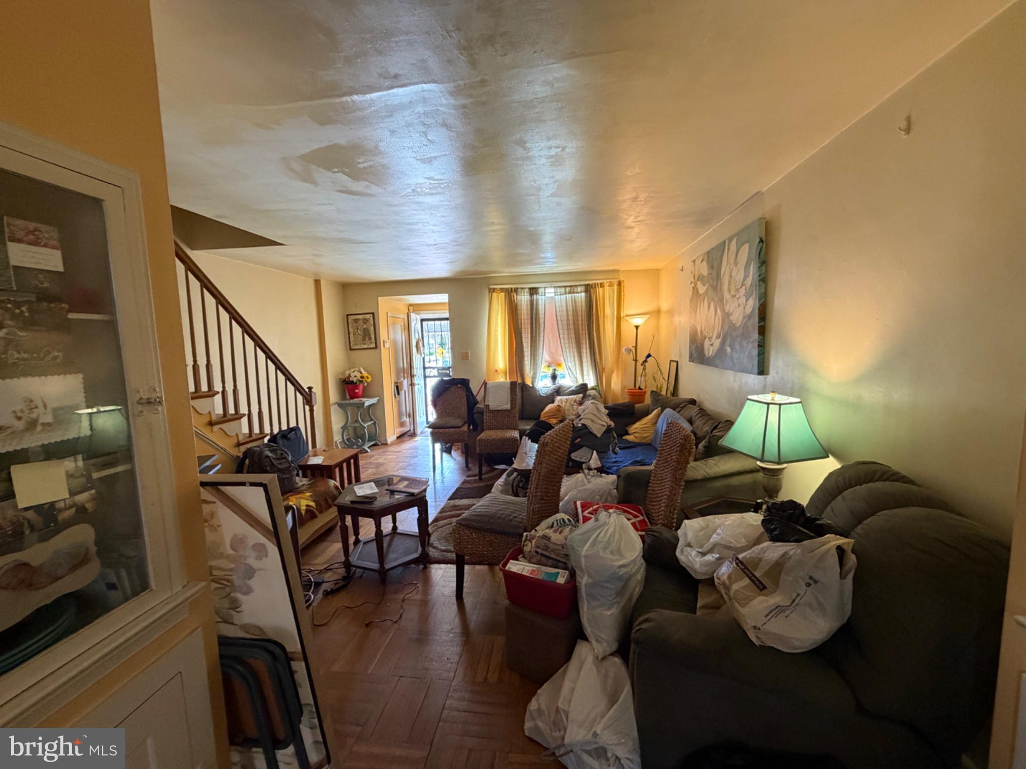 6108 HASBROOK AVENUE