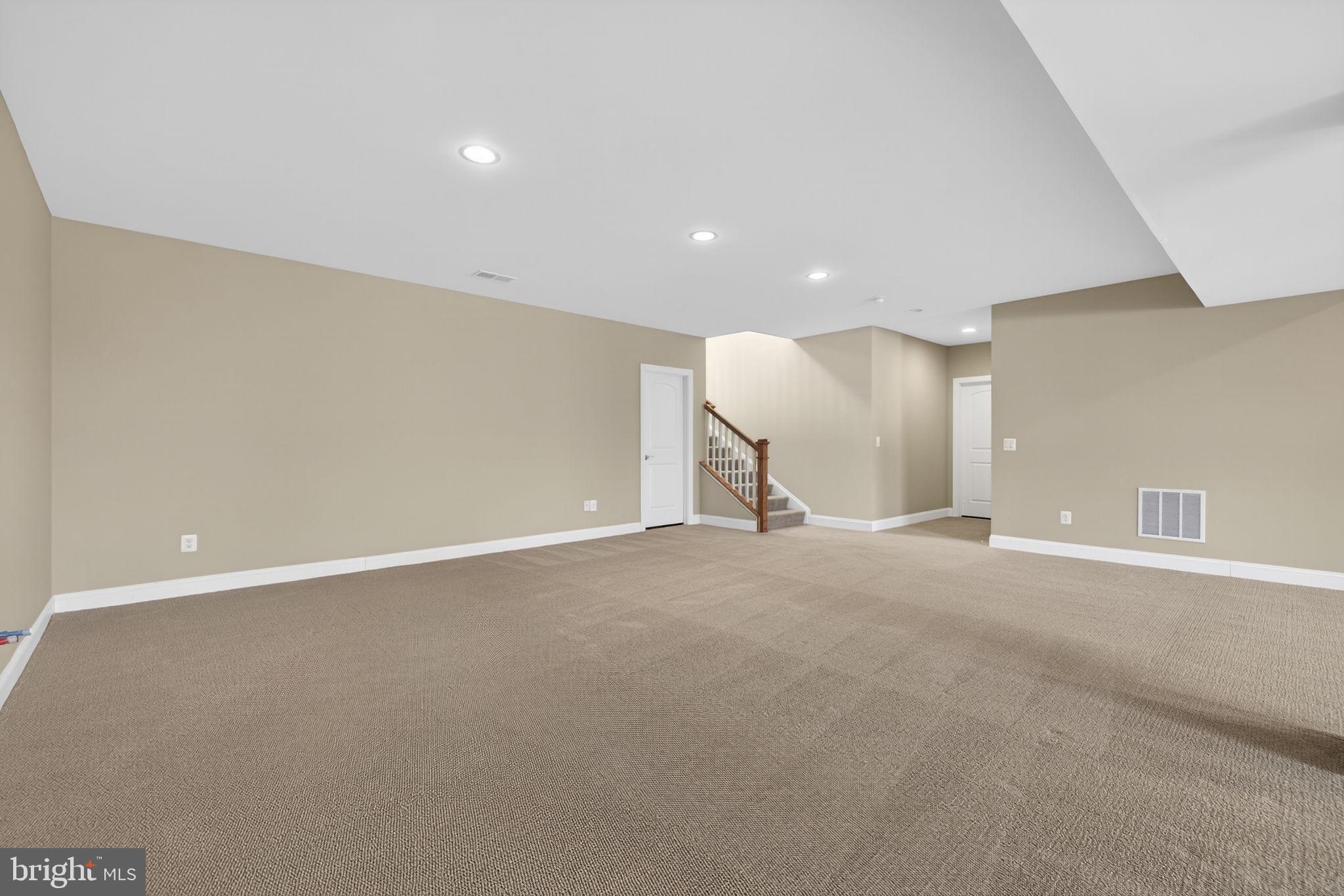 SHENANDOAH, LAKE FREDERICK - Residential