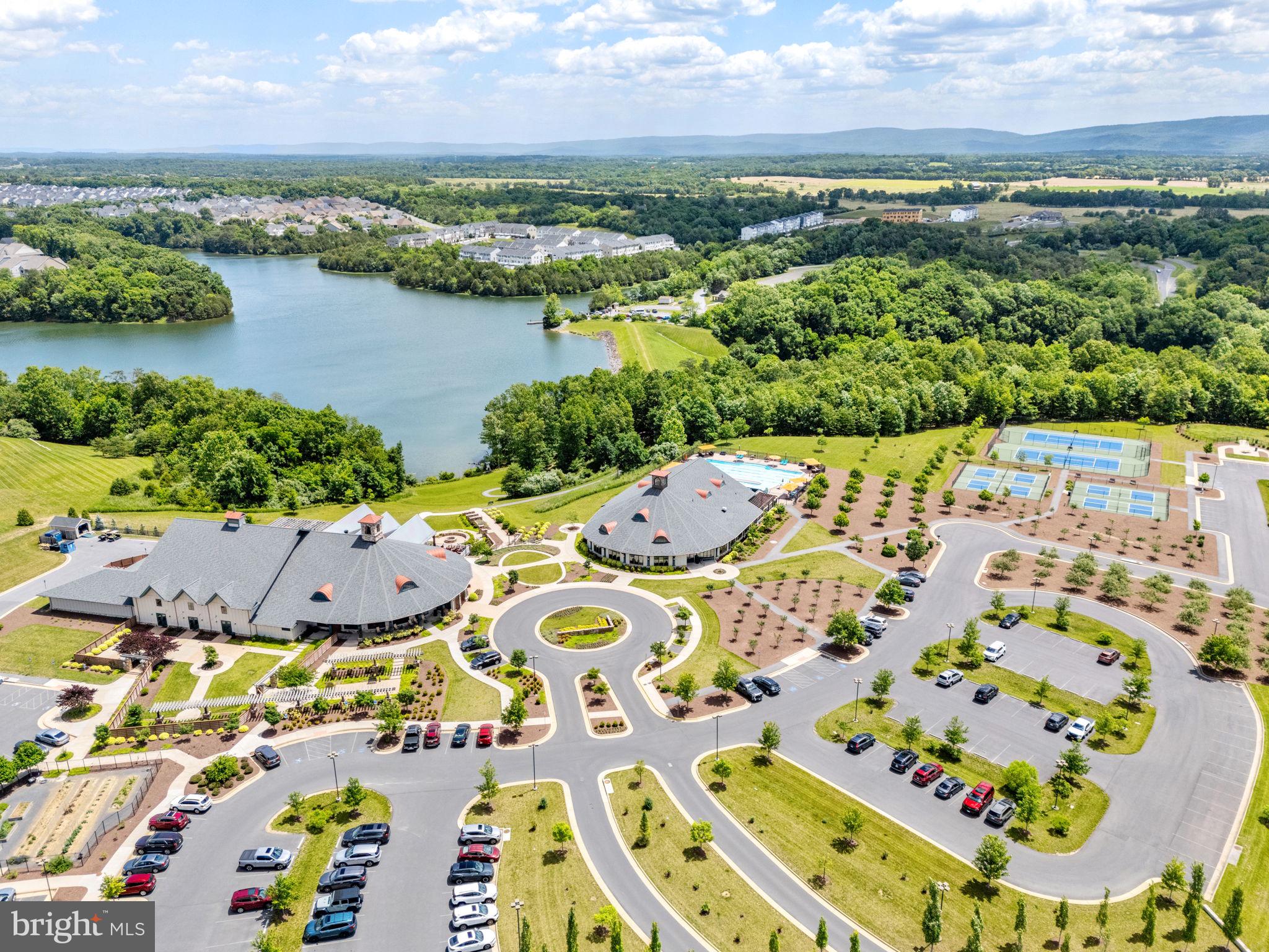 SHENANDOAH, LAKE FREDERICK - Residential