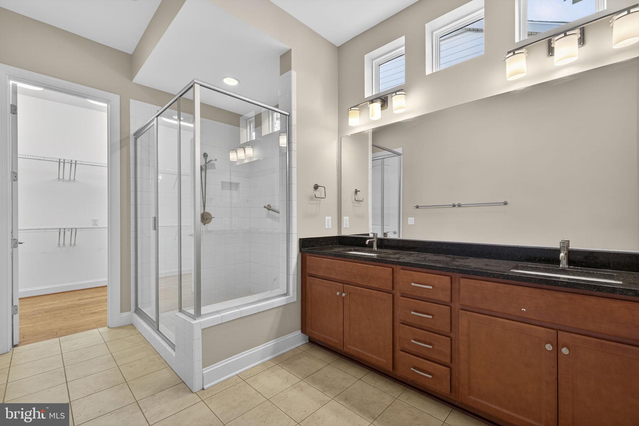 SHENANDOAH, LAKE FREDERICK - Residential