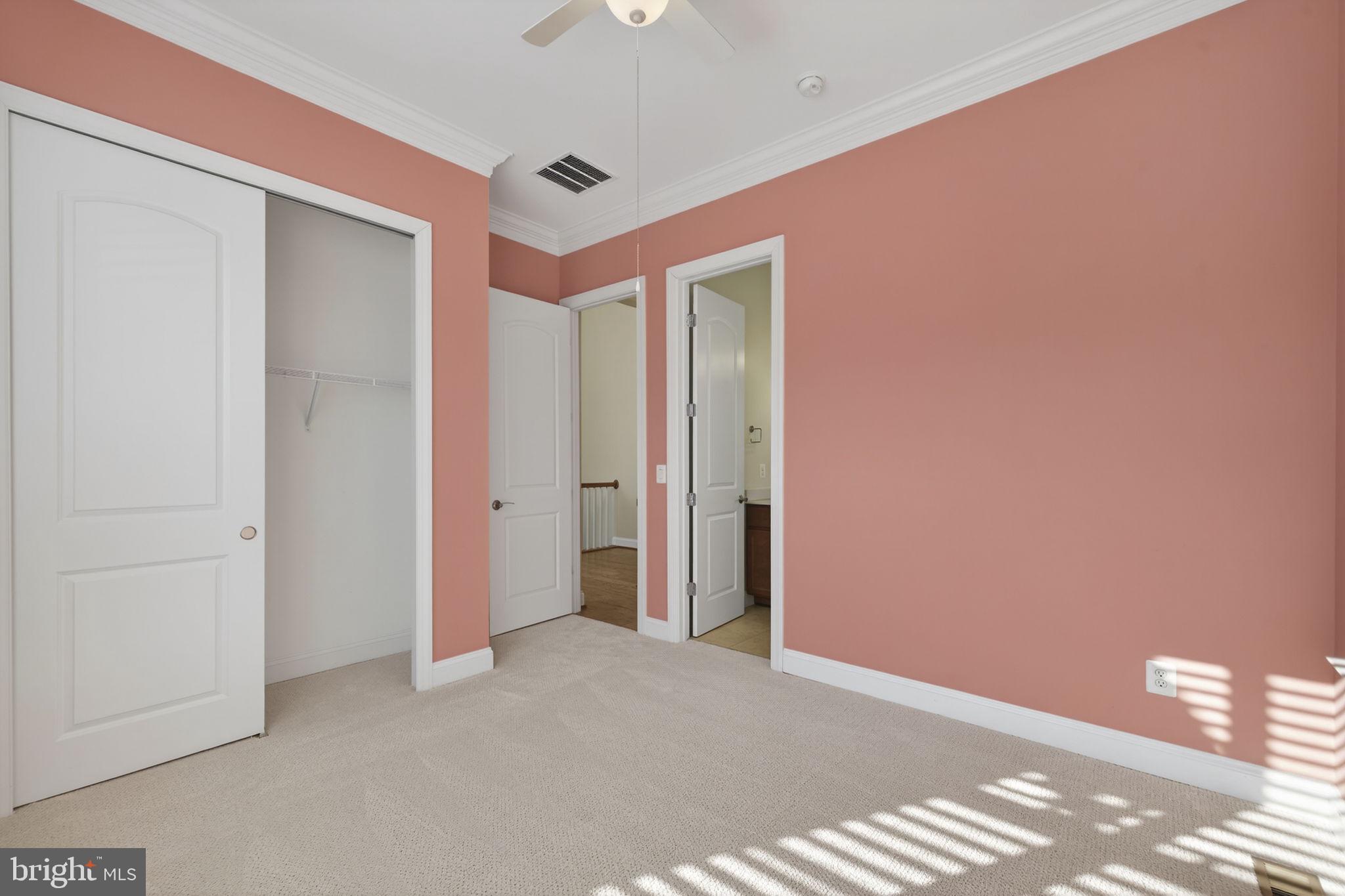 SHENANDOAH, LAKE FREDERICK - Residential