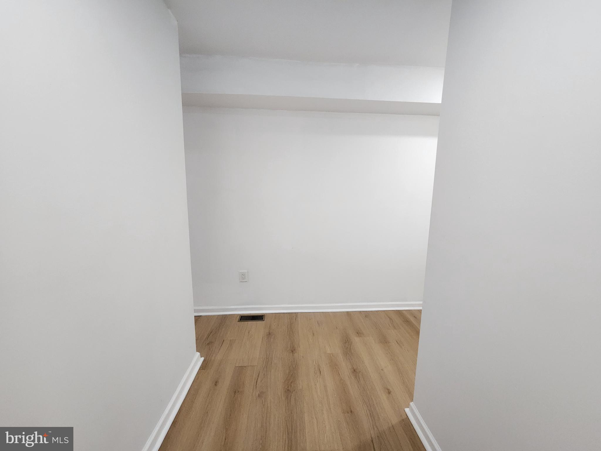 SANDTOWN-WINCHESTER - Residential