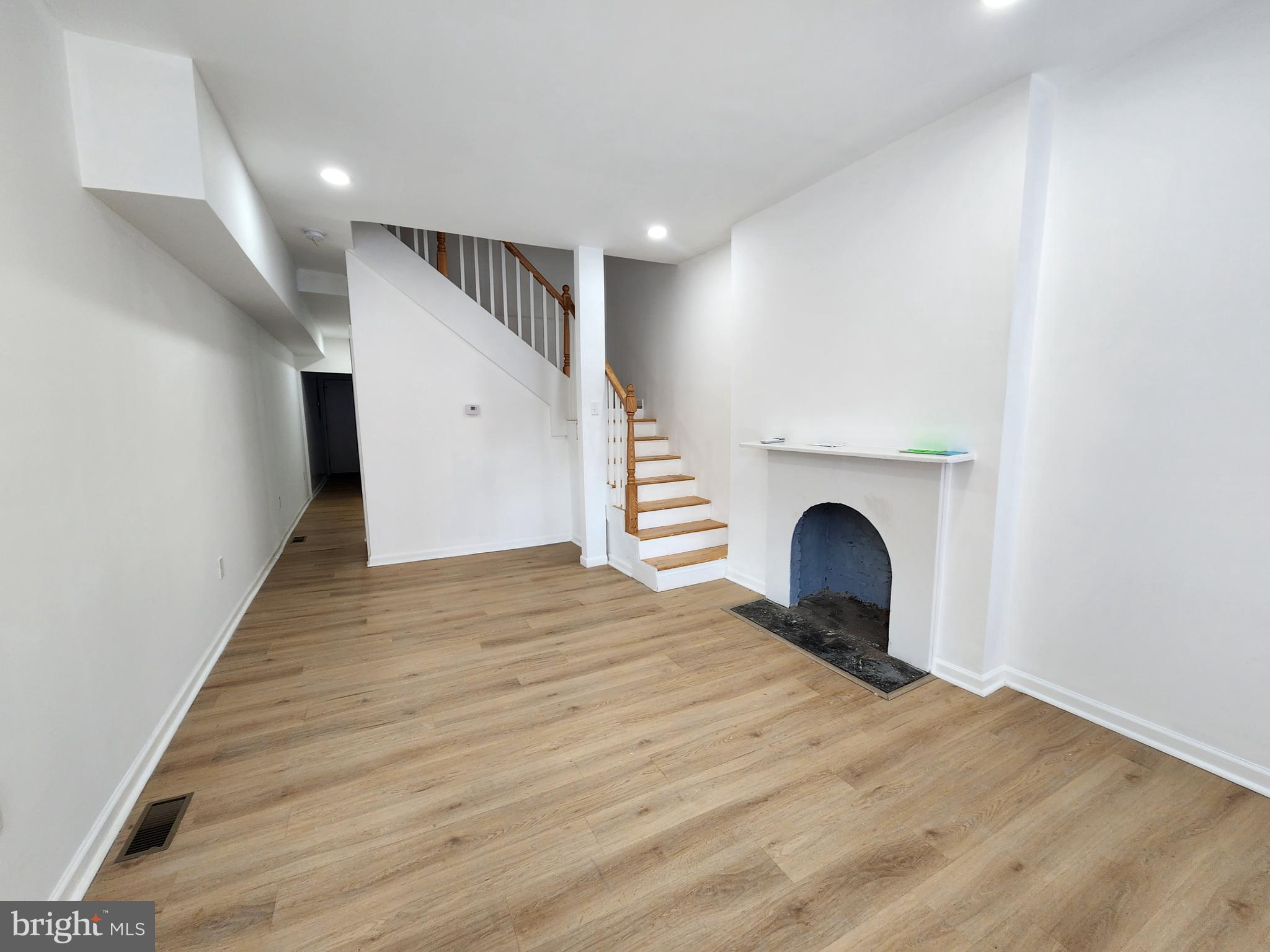SANDTOWN-WINCHESTER - Residential