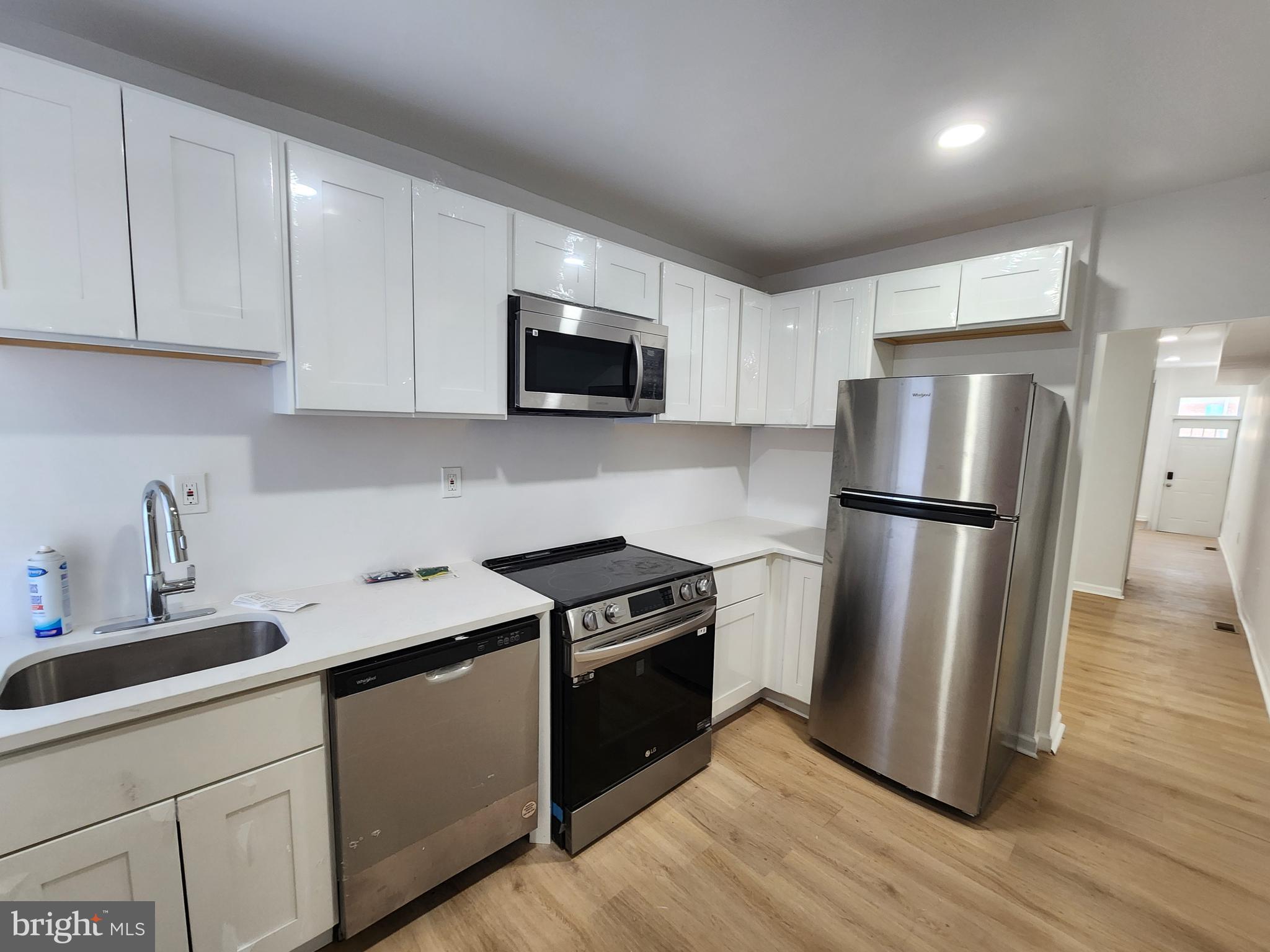 SANDTOWN-WINCHESTER - Residential
