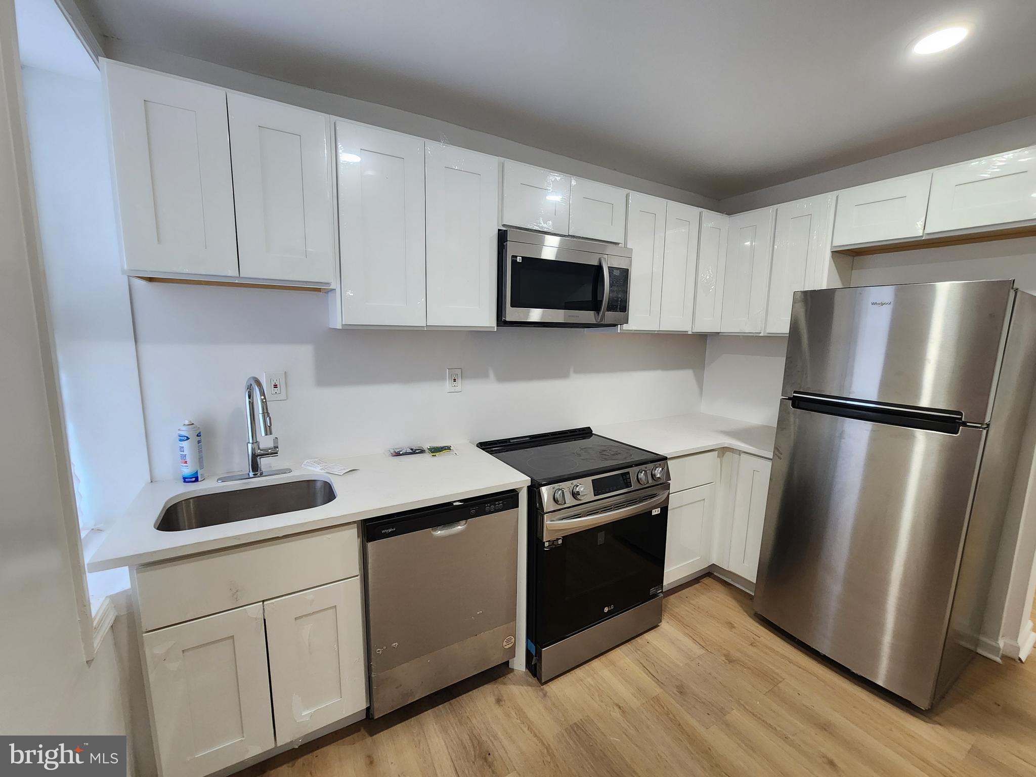 SANDTOWN-WINCHESTER - Residential
