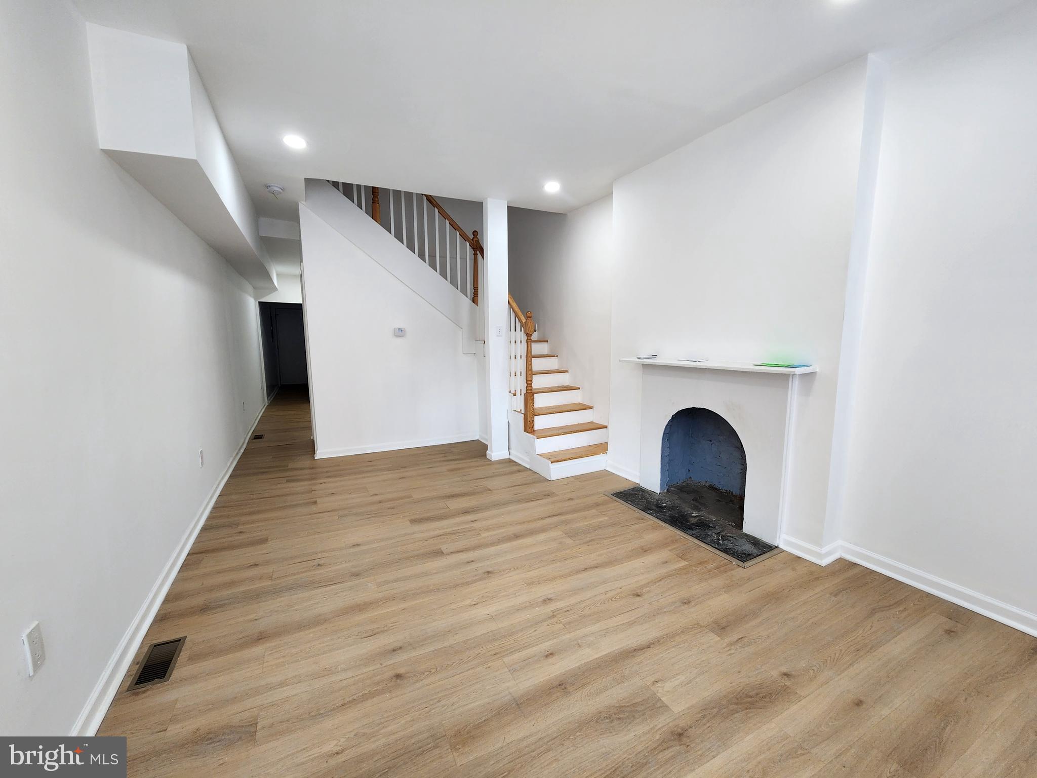 SANDTOWN-WINCHESTER - Residential