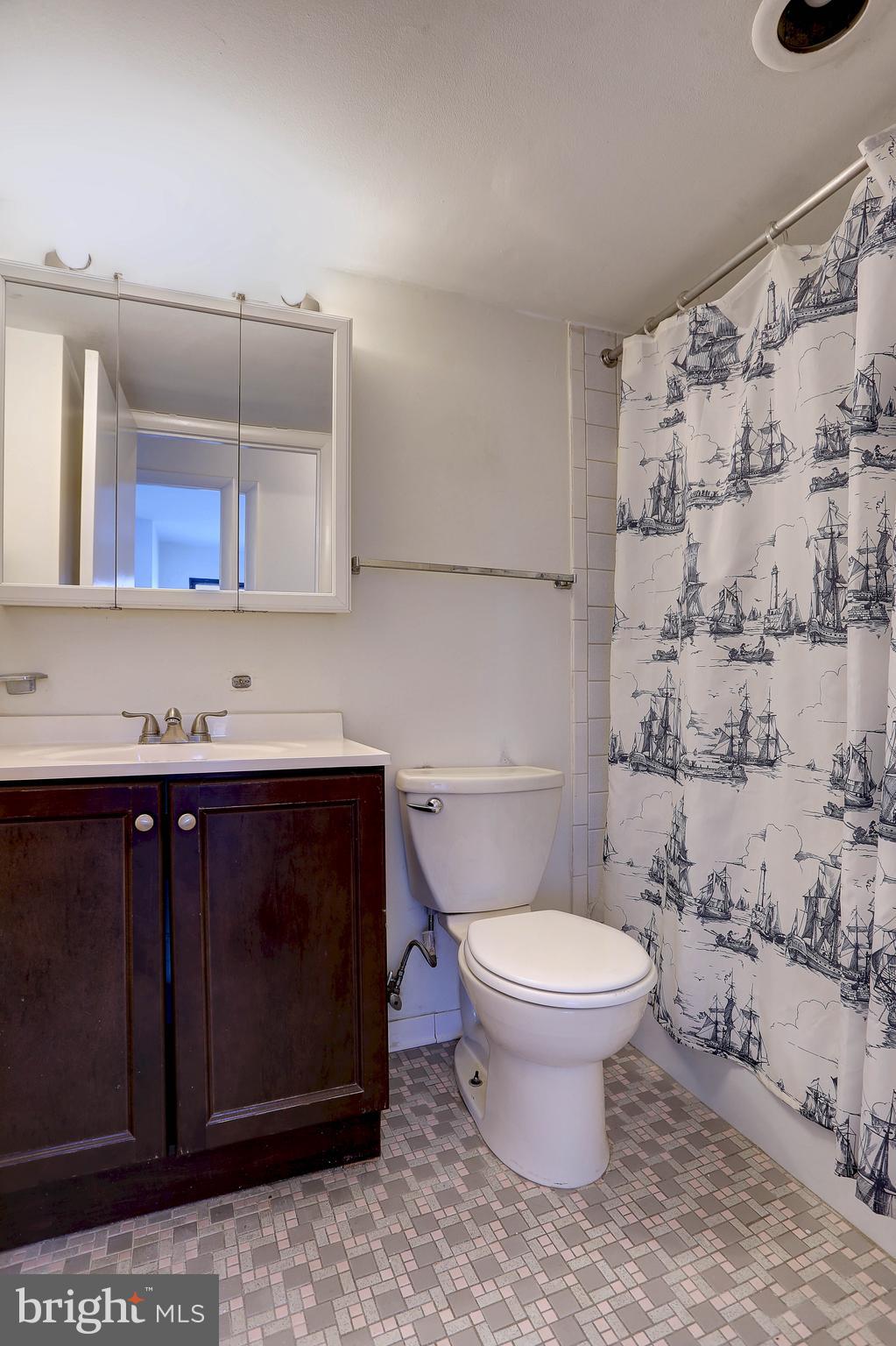 PINEWAY TOWERS - Residential