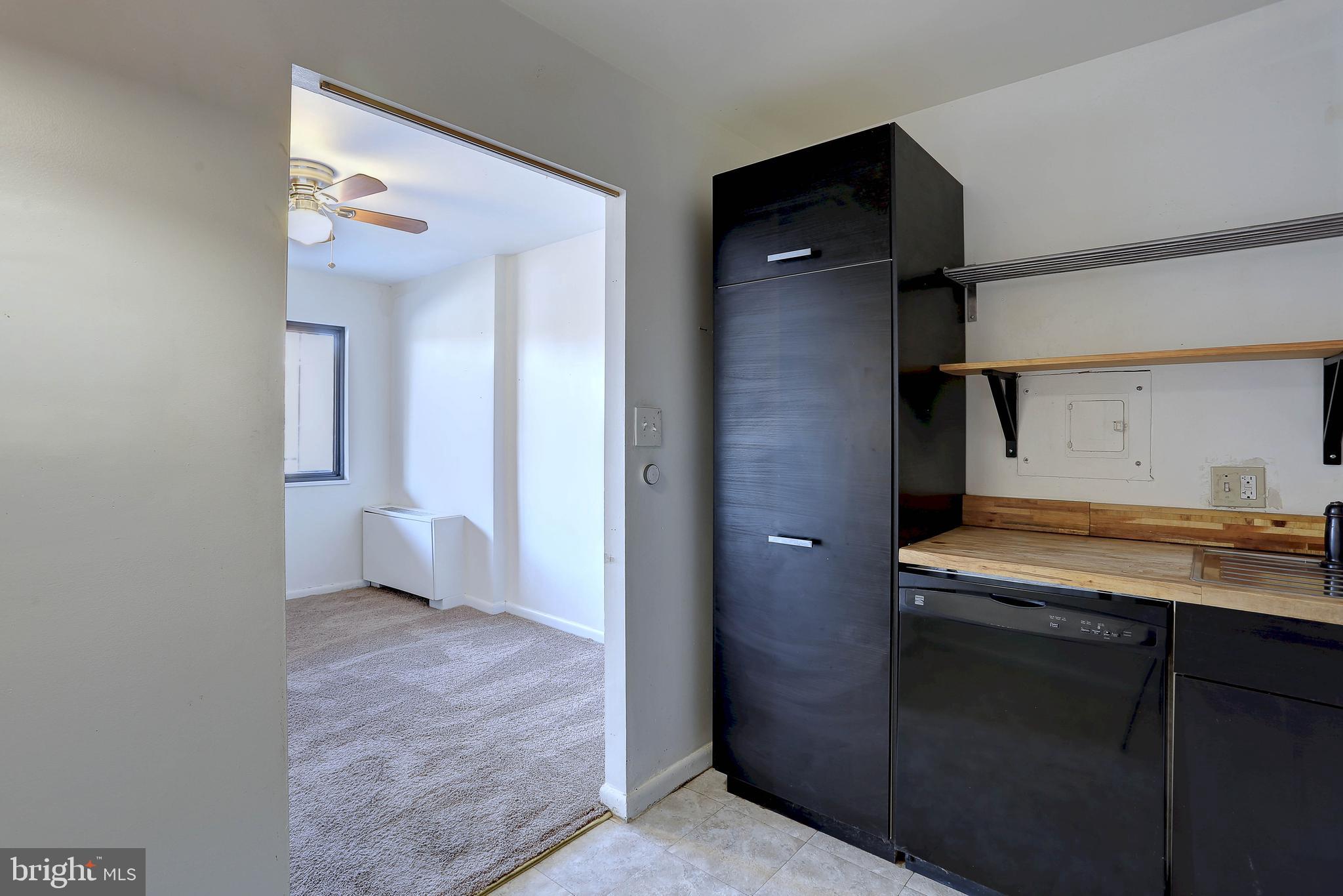 PINEWAY TOWERS - Residential