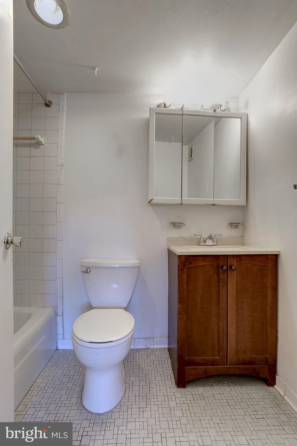 PINEWAY TOWERS - Residential